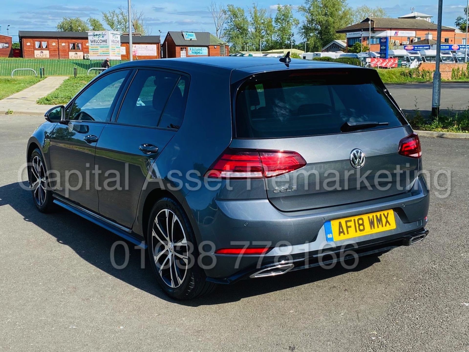 VOLKSWAGEN GOLF *R-LINE EDITION* 5 DOOR (2018) '2.0 TDI - 150 BHP - 6 SPEED' (1 OWNER) - Image 7 of 50