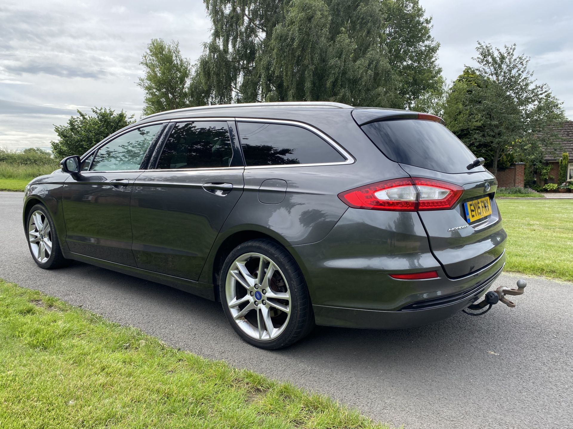 FORD MONDEO *TITANIUM* 5 DOOR ESTATE (2015 - NEW MODEL) '2.0 TDCI -LEATHER - SAT NAV - HUGE SPEC!! - Image 6 of 28