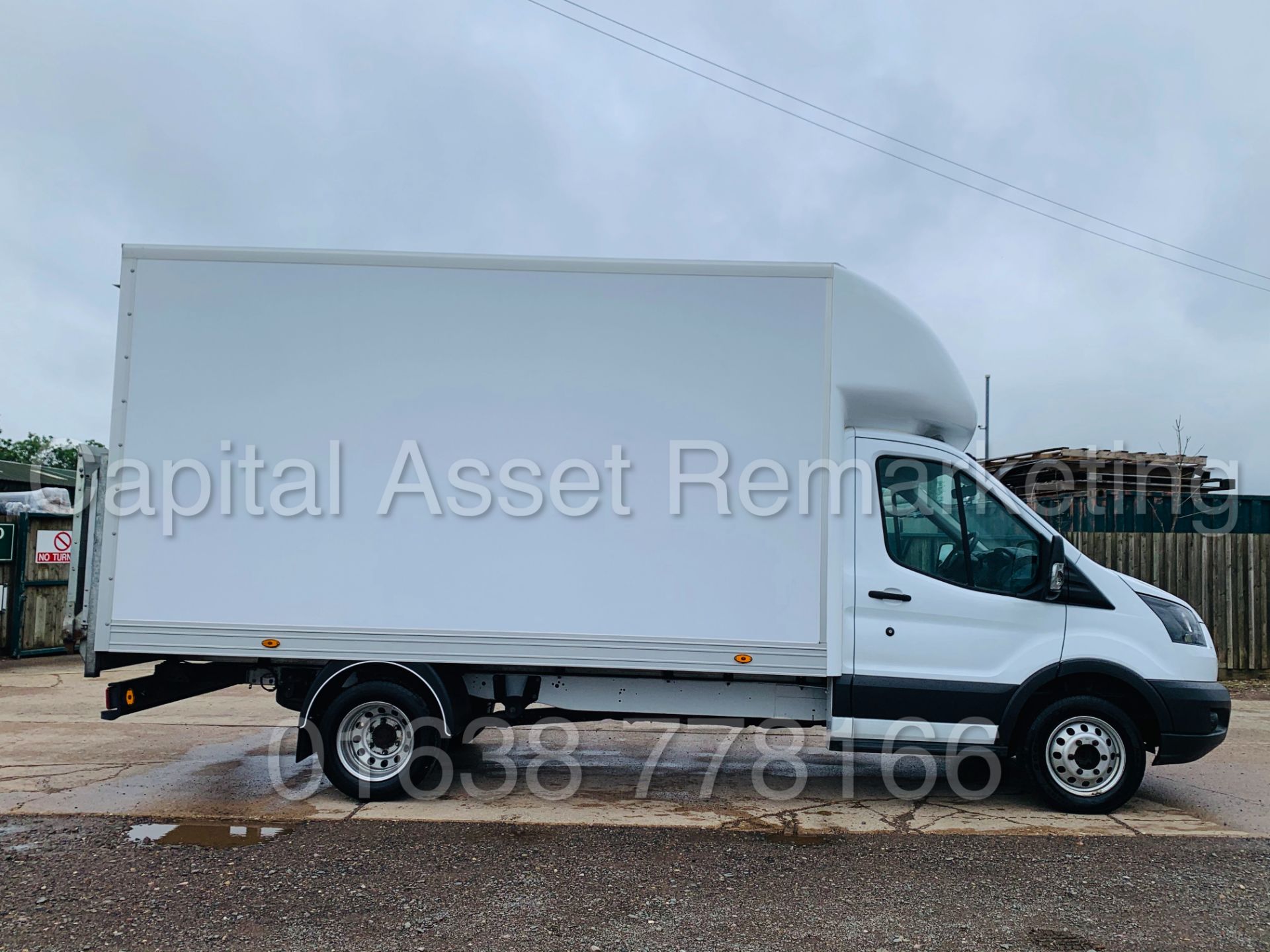 FORD TRANSIT T350 *LWB -LUTON / BOX VAN* (2018 - EURO 6) '2.0 TDCI - 130 BHP - 6 SPEED' *8000 MILES* - Image 14 of 40