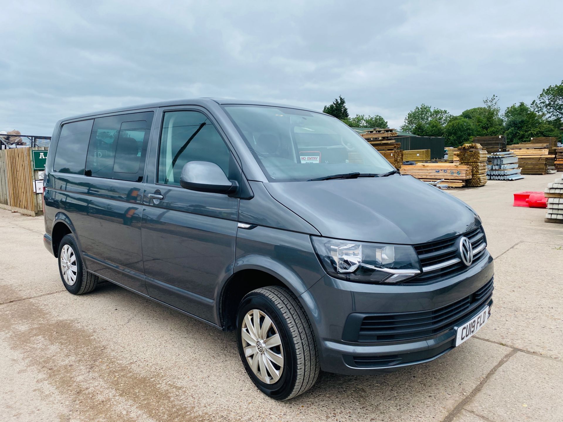 On Sale VOLKSWAGEN TRANSPORTER T30 2.0TDI "TRENDLINE" DUALINER / COMBI VAN -6 SEATER 19 REG-ONLY 27K