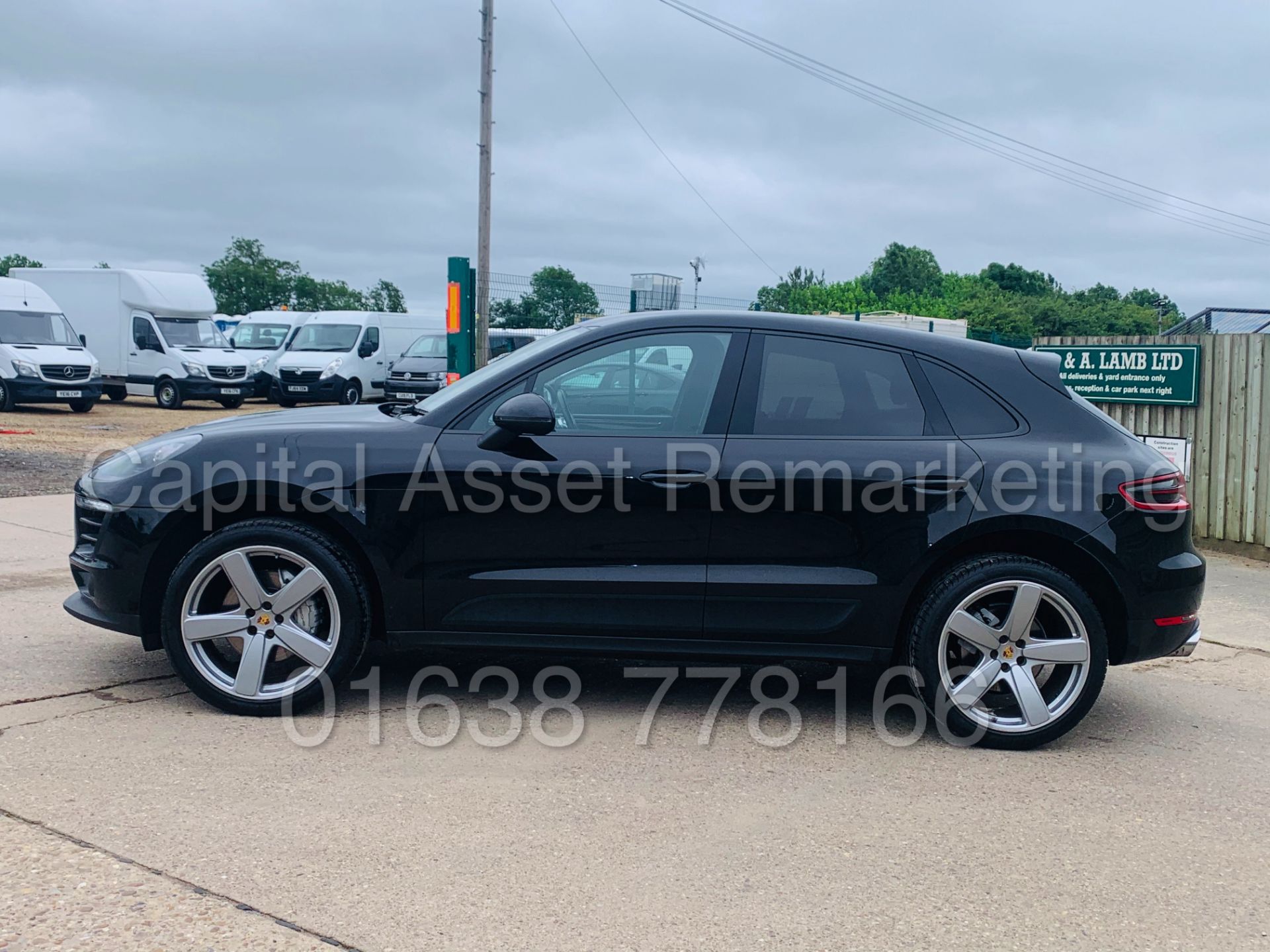 PORSCHE MACAN S *SPORTS SUV* (2017) '3.0 V6 DIESEL - 258 BHP - AUTO PDK' *MASSIVE SPEC* - Image 8 of 56