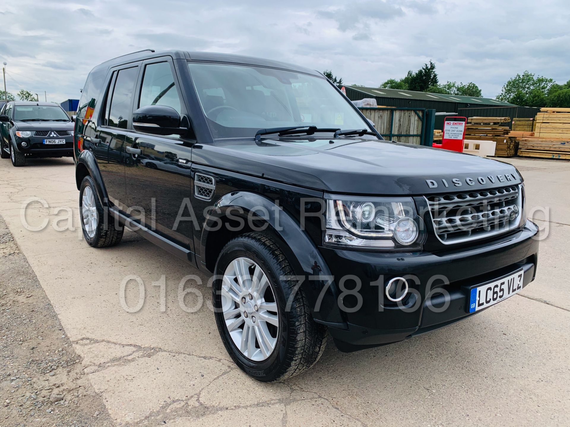 (On Sale) LAND ROVER DISCOVERY 4 *SE TECH* 7 SEATER SUV (2016) '3.0 SDV6 - 8 SPEED AUTO' (1 OWNER) - Image 3 of 53