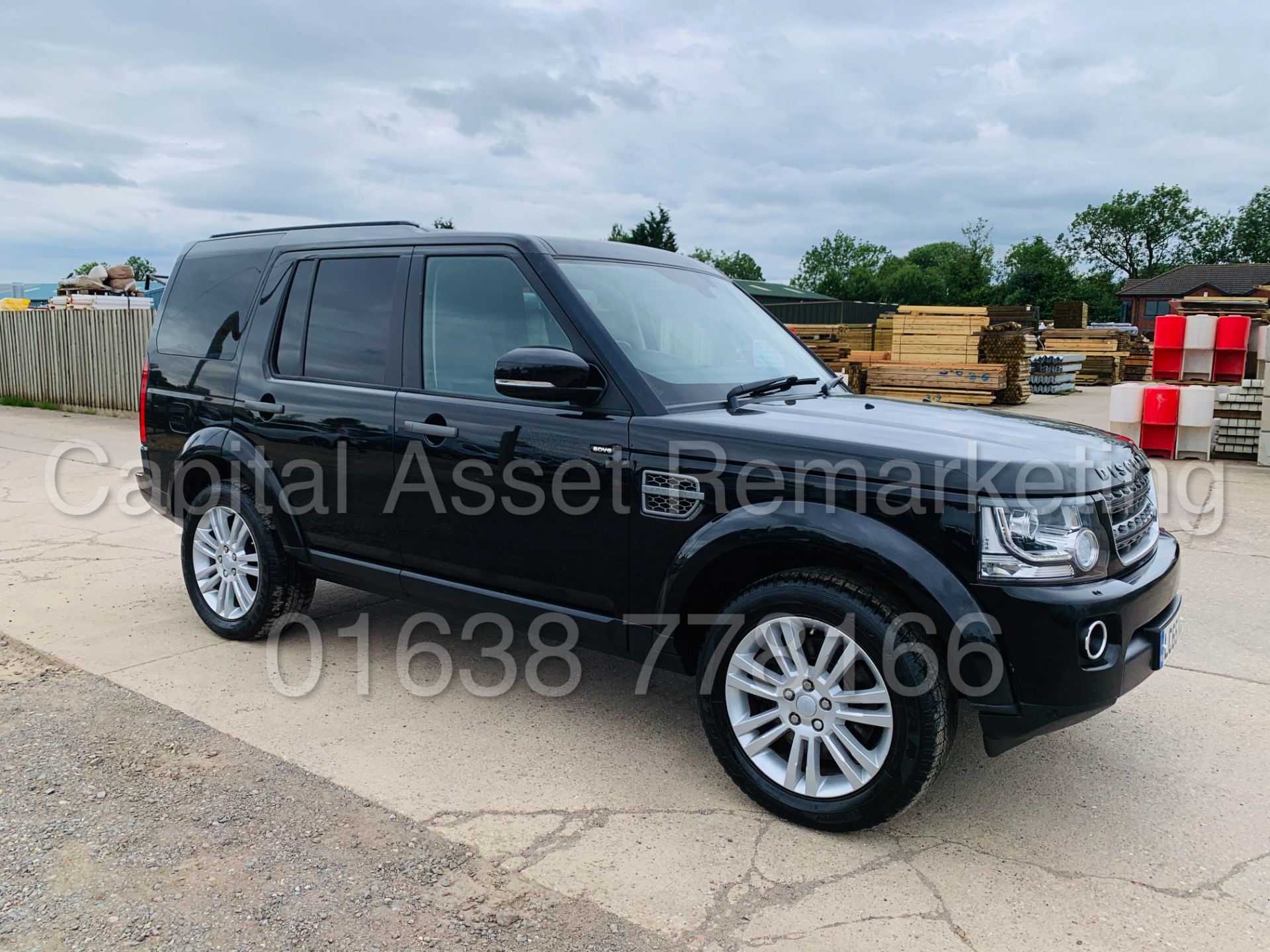 (On Sale) LAND ROVER DISCOVERY 4 *SE TECH* 7 SEATER SUV (2016) '3.0 SDV6 - 8 SPEED AUTO' (1 OWNER) - Image 2 of 53
