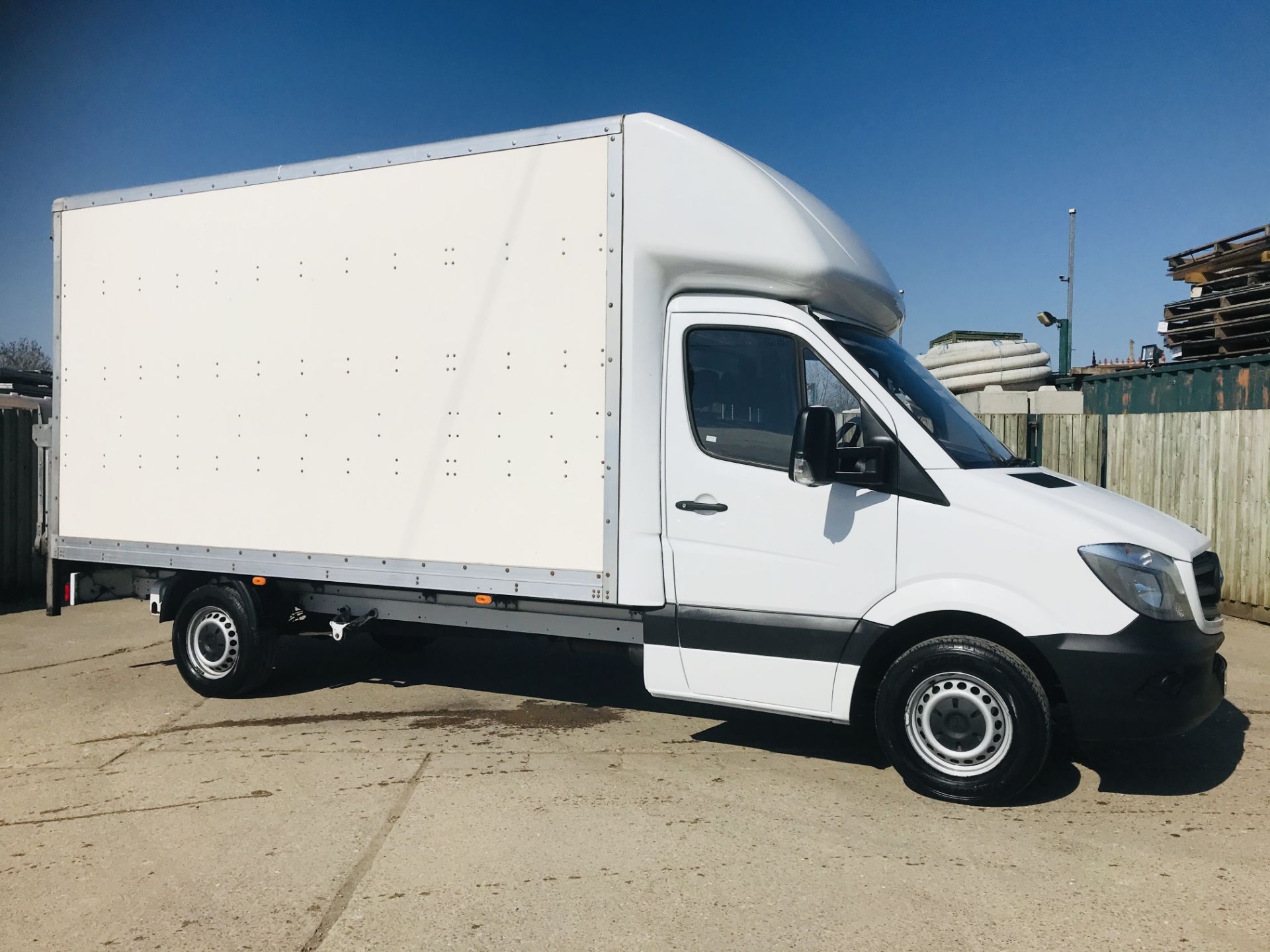 ON SALE MERCEDES SPRINTER 313CDI 'LWB" LUTON BOX VAN WITH ELECTRIC TAIL LIFT - 16 REG - 1 OWNER - - Image 2 of 10