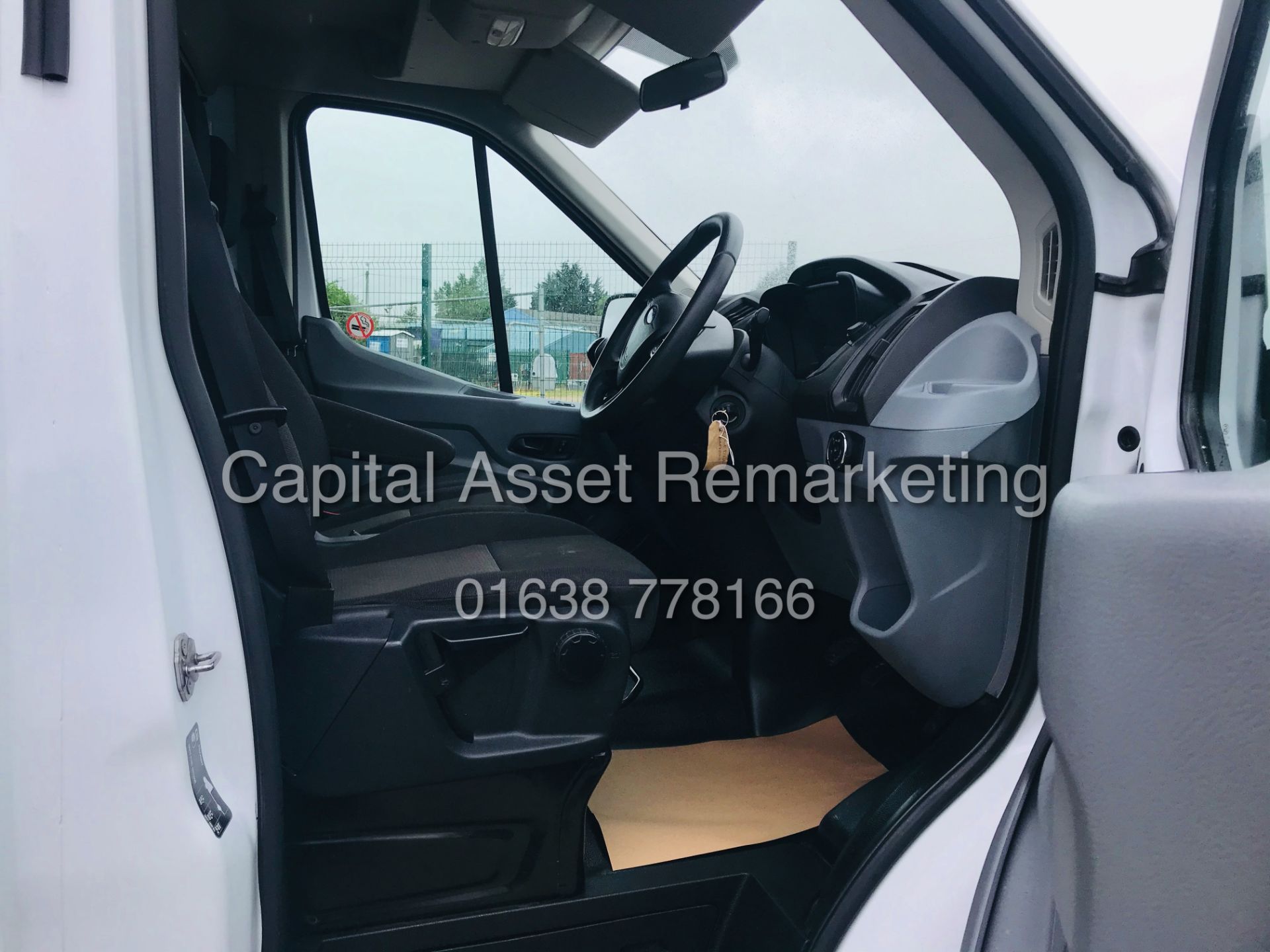 FORD TRANSIT 2.0TDCI 14FT LUTON (2019 MODEL) 1 OWNER - ONLY 24K MILES *AIR CON* TAIL LIFT *EURO 6* - Image 17 of 25