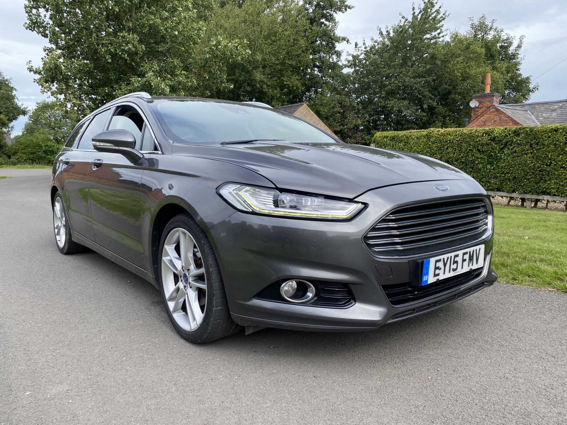 ON SALE FORD MONDEO *TITANIUM* 5 DOOR ESTATE (2015 - NEW MODEL) '2.0 TDCI -LEATHER - SAT NAV - - Image 2 of 28