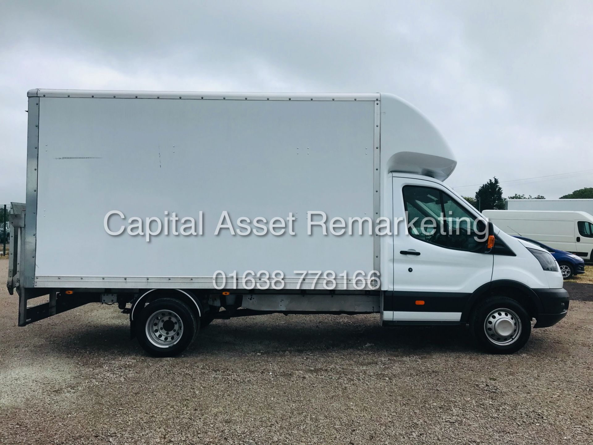 FORD TRANSIT 2.0TDCI 14FT LUTON (2019 MODEL) 1 OWNER - ONLY 24K MILES *AIR CON* TAIL LIFT *EURO 6* - Image 9 of 25