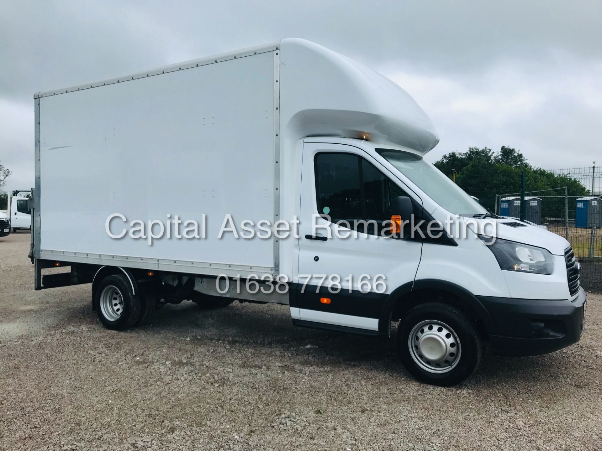 FORD TRANSIT 2.0TDCI 14FT LUTON (2019 MODEL) 1 OWNER - ONLY 24K MILES *AIR CON* TAIL LIFT *EURO 6* - Image 8 of 25