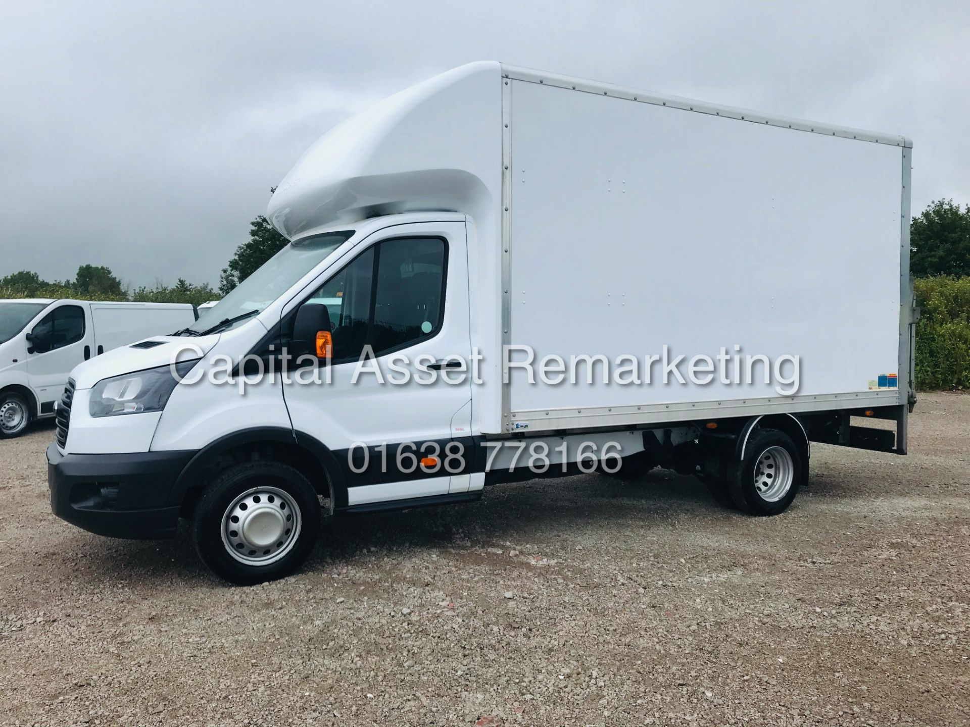 FORD TRANSIT 2.0TDCI 14FT LUTON (2019 MODEL) 1 OWNER - ONLY 24K MILES *AIR CON* TAIL LIFT *EURO 6* - Image 2 of 25