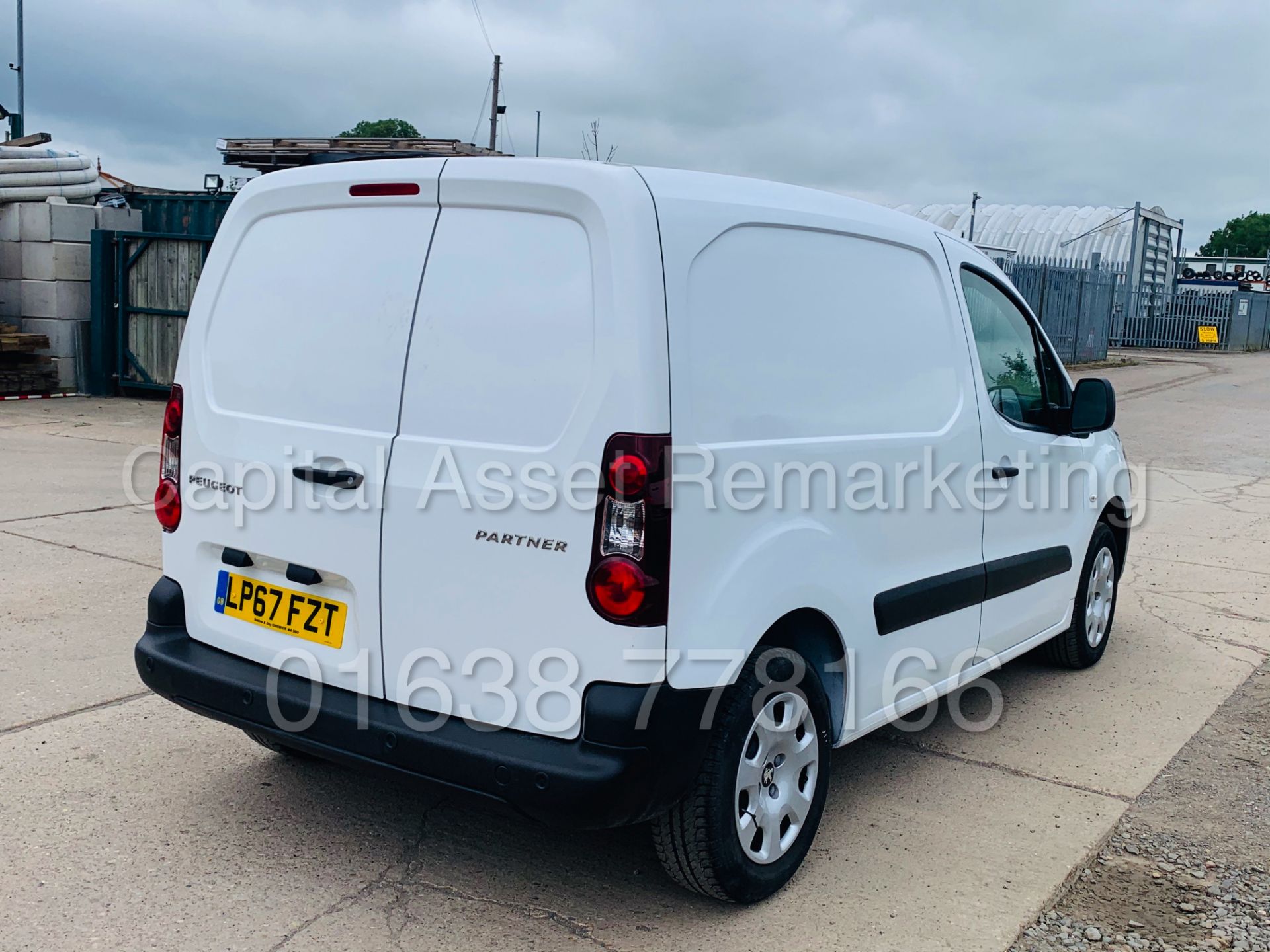 PEUGEOT PARTNER 1.6HDI "BLUE" PROFESSIONAL "ULEZ COMPLIANT EURO 6" 17 REG - LOW MILES - AIR CON - Image 12 of 35