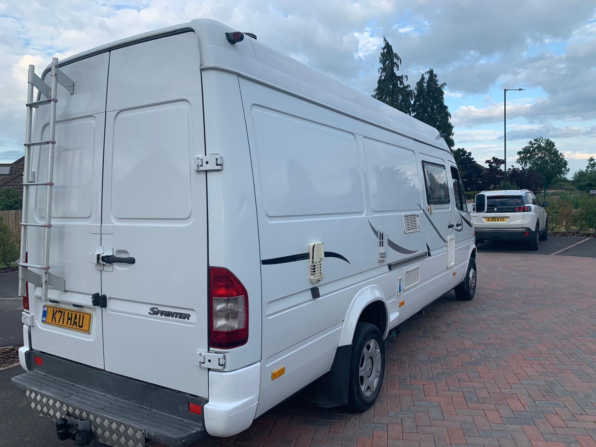 ON SALE MERCEDES SPRINTER 412d "LWB" TWIN WHEEL CAMPER VAN - 1999 REG - FULLY EQUIPPED - 4 BERTH - Image 5 of 24