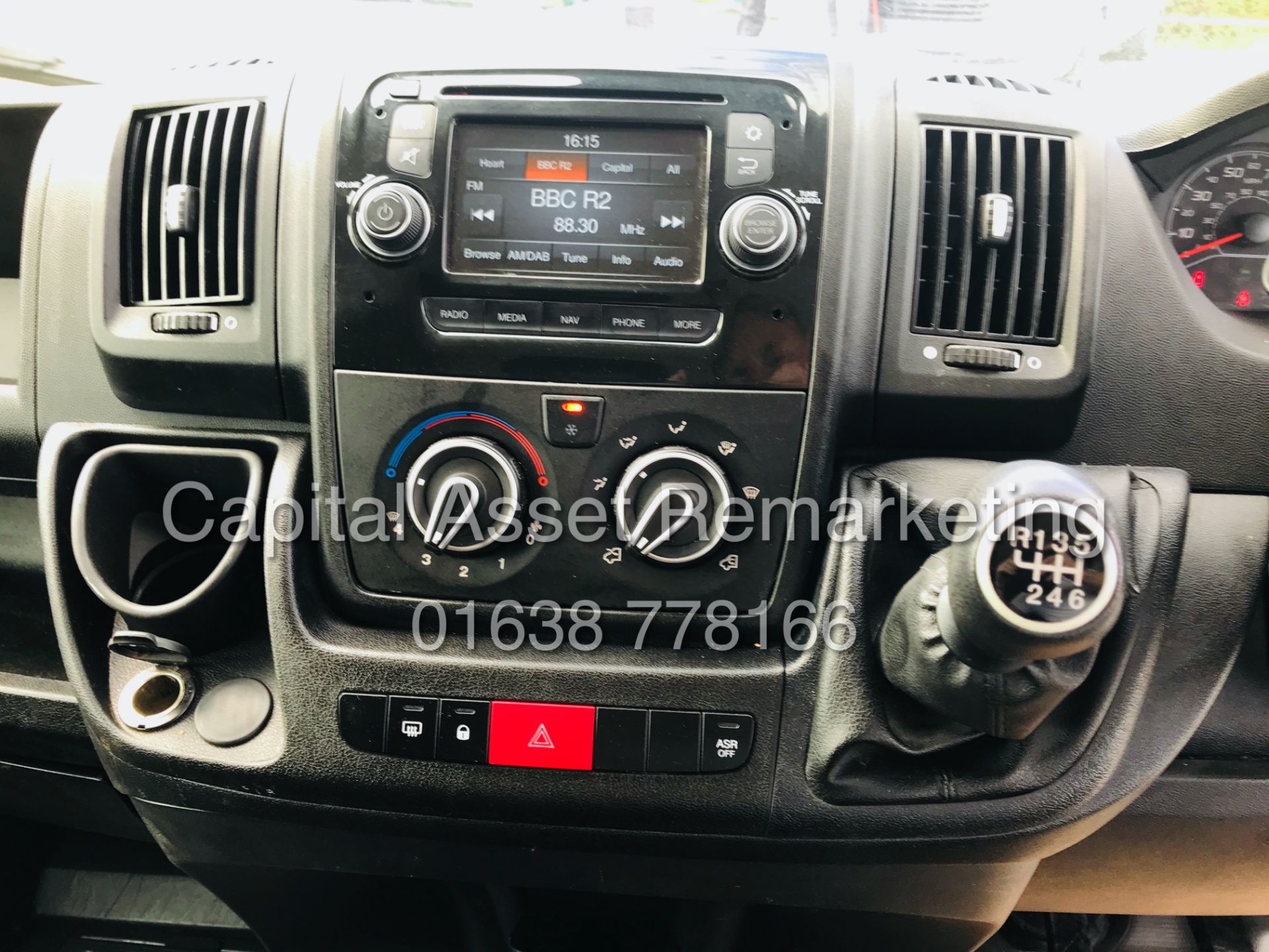 (ON SALE) PEUGEOT BOXER 2.0 BLUE-HDI "PROFESSIONAL" L4 "MAXI" 1 OWNER (2019 MODEL) AIR CON - SAT NAV - Image 16 of 23