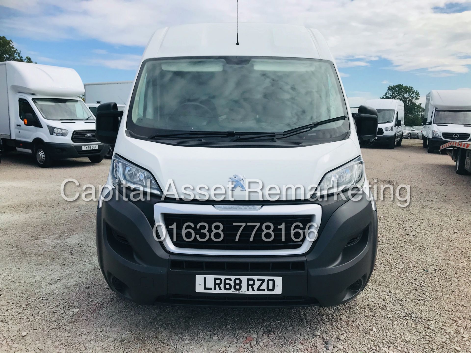 (ON SALE) PEUGEOT BOXER 2.0 BLUE-HDI "PROFESSIONAL" L4 "MAXI" 1 OWNER (2019 MODEL) AIR CON - SAT NAV - Image 4 of 23