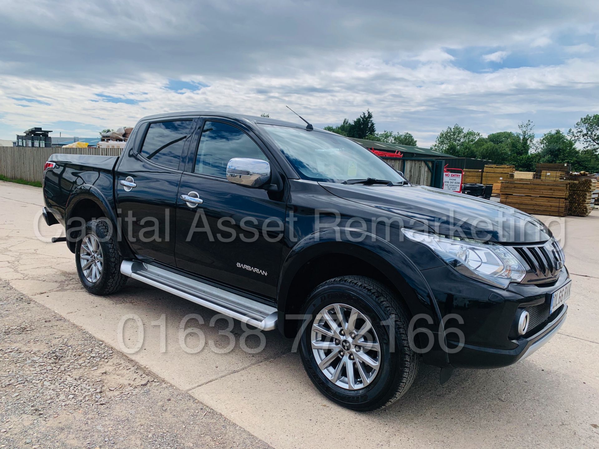 MITSUBISHI L200 *BARBARIAN* D/CAB PICK-UP (2017 - NEW MODEL) '2.4 DI-D - 178 BHP - AUTO *HUGE SPEC* - Image 2 of 56