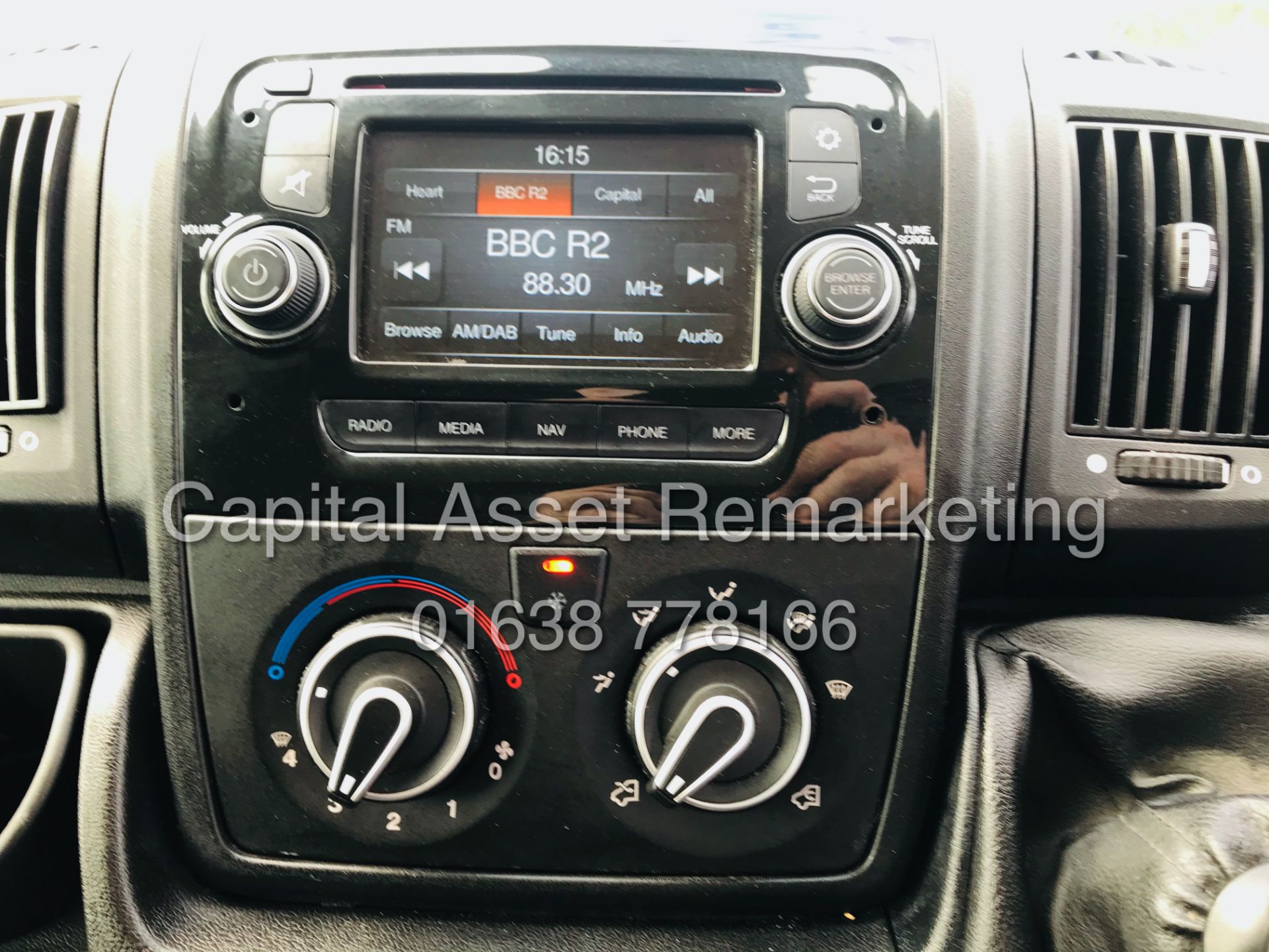 (ON SALE) PEUGEOT BOXER 2.0 BLUE-HDI "PROFESSIONAL" L4 "MAXI" 1 OWNER (2019 MODEL) AIR CON - SAT NAV - Image 17 of 23