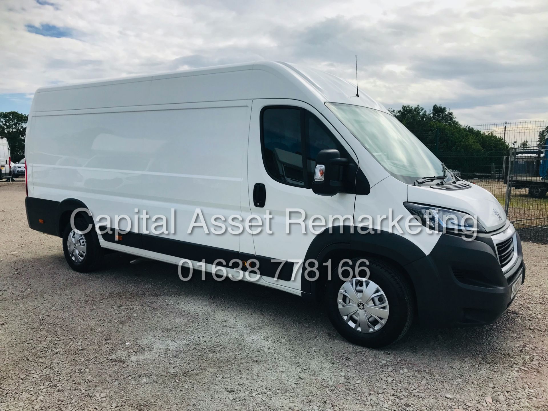 (ON SALE) PEUGEOT BOXER 2.0 BLUE-HDI "PROFESSIONAL" L4 "MAXI" 1 OWNER (2019 MODEL) AIR CON - SAT NAV - Image 2 of 23