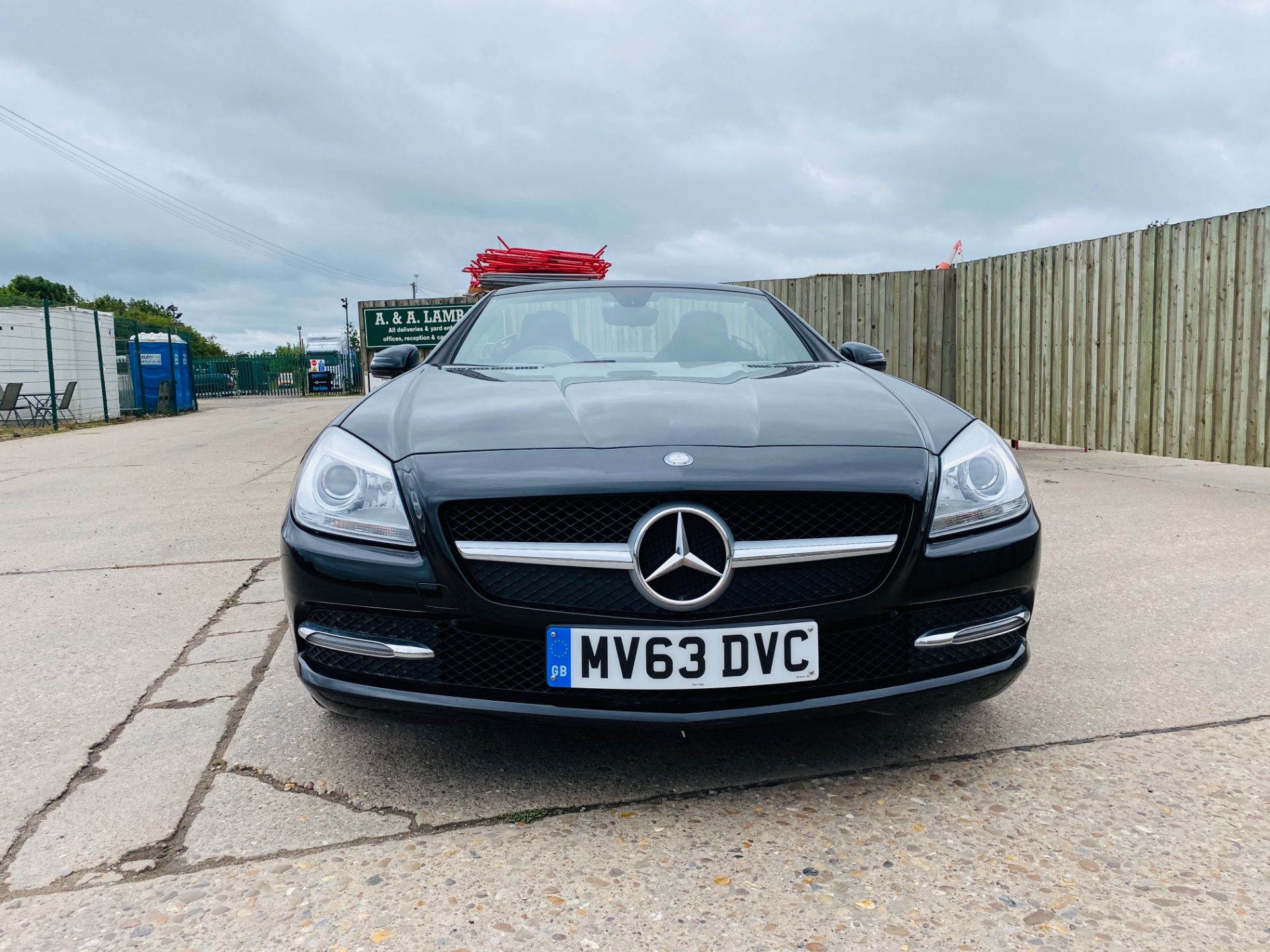 MERCEDES SLK 250CDI "BLUEEFFICIENCY" AUTO - 2014 MODEL - GREAT SPEC - 1 KEEPER - BLACK - LOOK!!! - Image 3 of 26