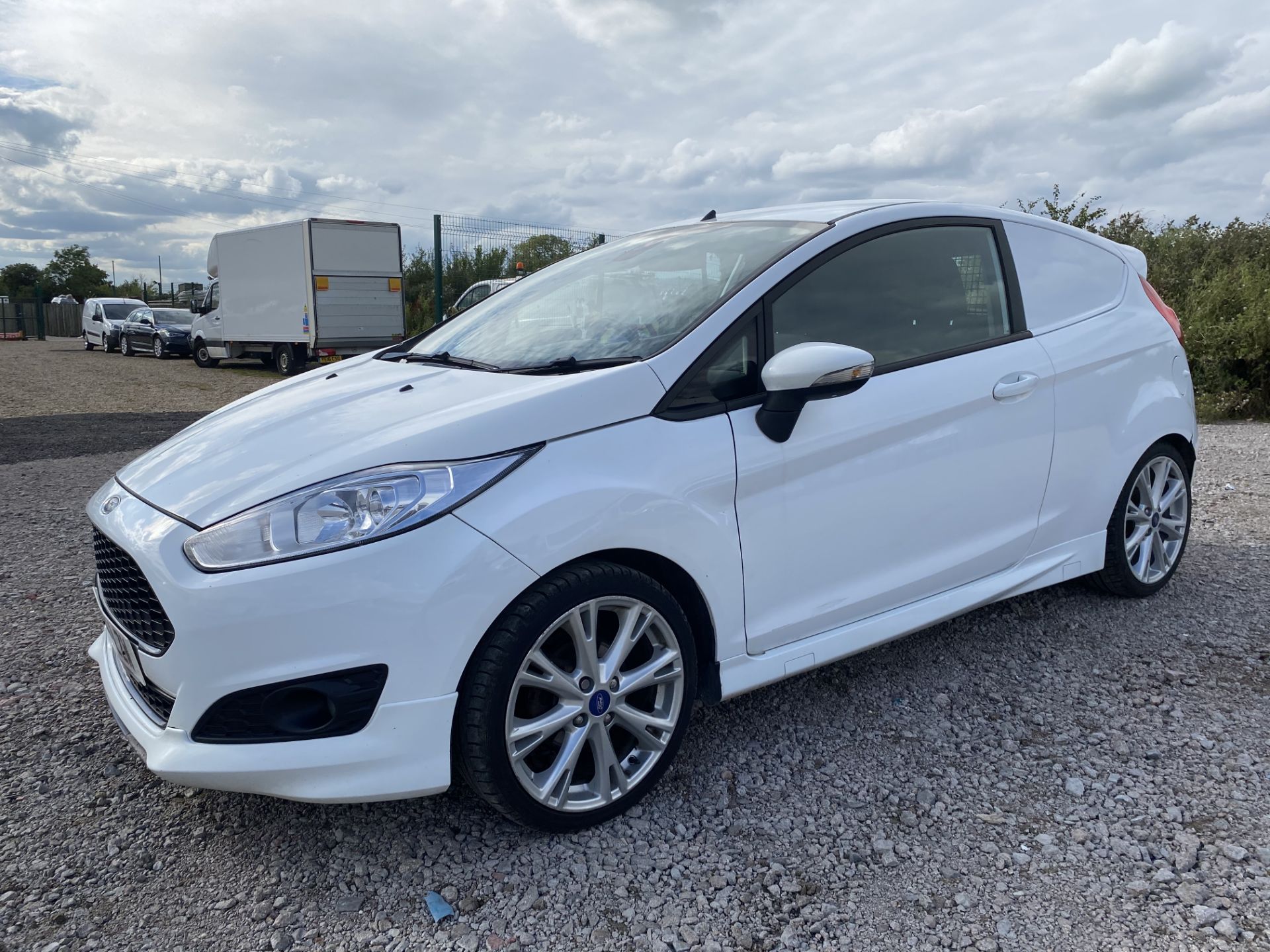 ON SALE FORD FIESTA 1.5TDCI "SPORT"VAN - 15 REG - AIR CON - FULL SPEC - 1 KEEPER - ELEC PACK - - Image 4 of 17