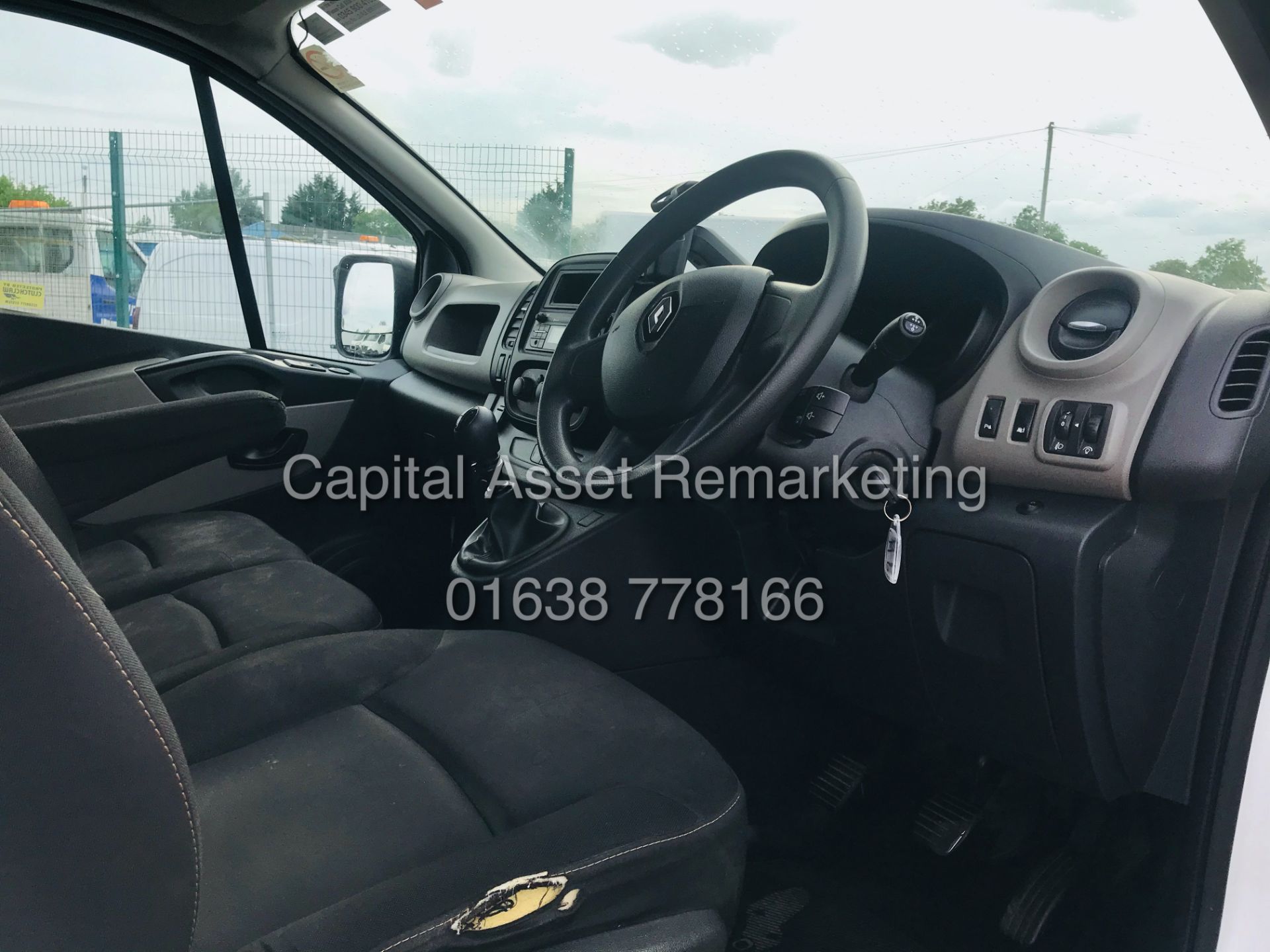 RENAULT TRAFIC 1.6CDTI "BUSINESS EDITION" 1 OWNER *AIR CON* ELEC PACK - LOW MILEAGE *LOOK* - Image 12 of 21