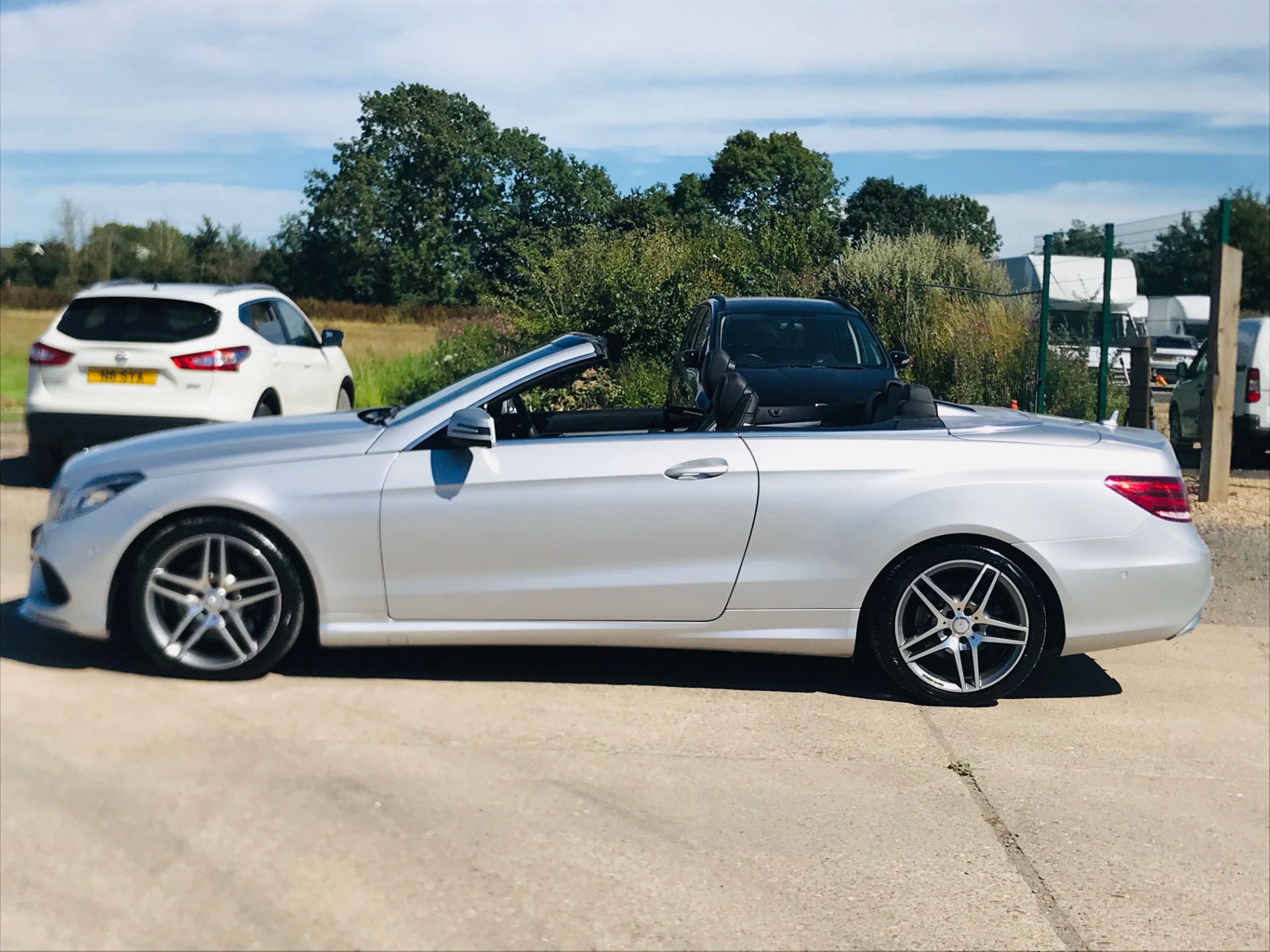 ON SALE MERCEDES E250d "AMG LINE" AUTO "CABRIOLET" CONVERTIBLE - 15 REG - HUGE SPEC - LOW MILES - Image 16 of 38