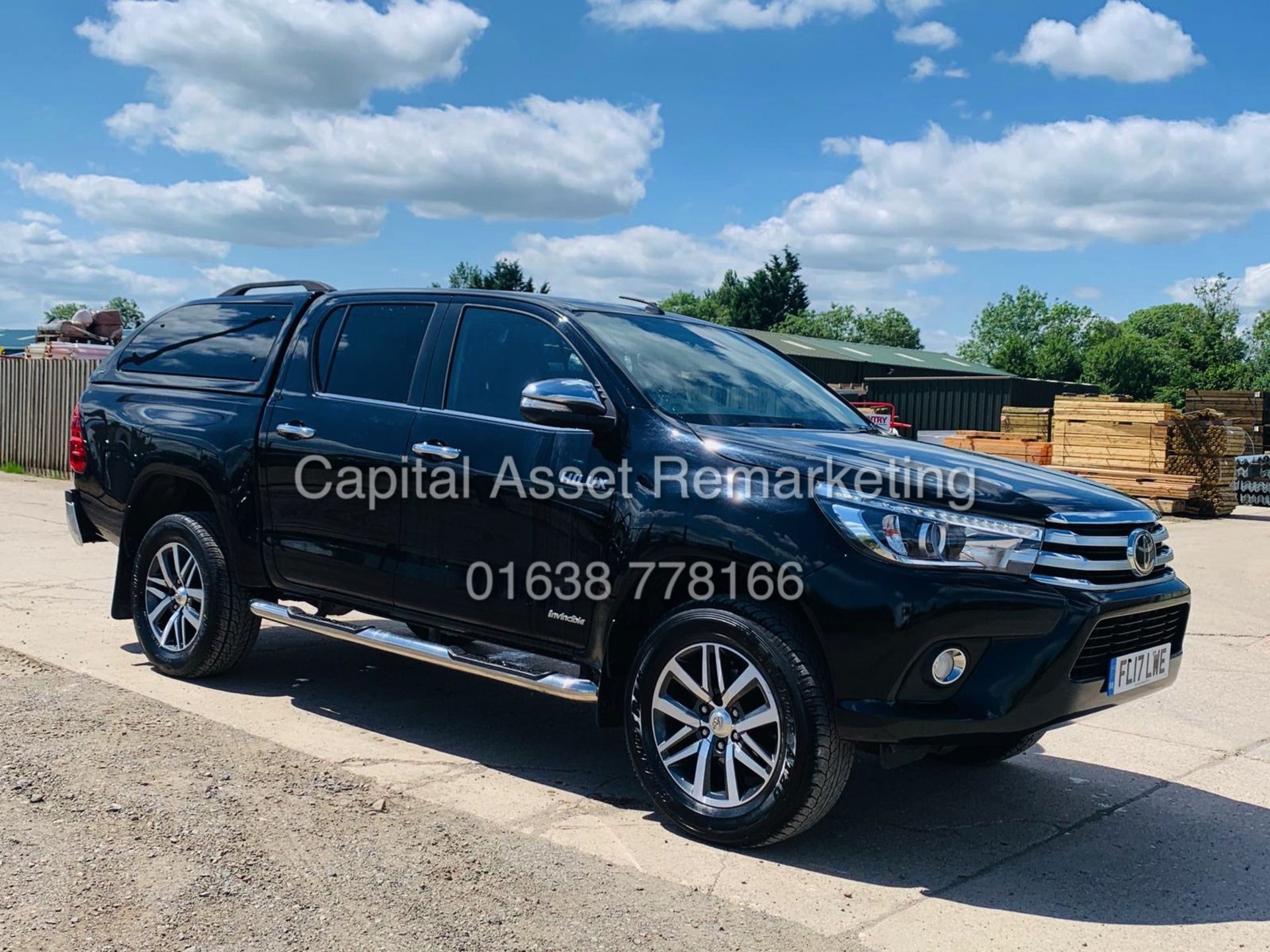 TOYOTA HILUX INVINCIBLE 2.4d4d "AUTO" D/CAB (17 REG - NEW SHAPE) 1 OWNER FSH *SAT NAV* FULLY LOADED - Image 8 of 52