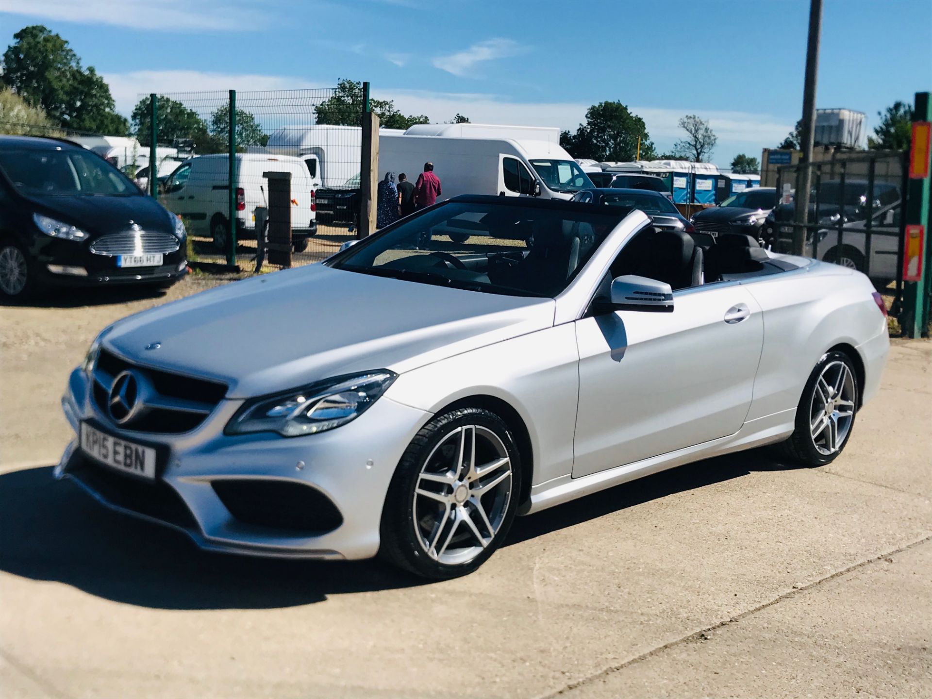 ON SALE MERCEDES E250d "AMG LINE" AUTO "CABRIOLET" CONVERTIBLE - 15 REG - HUGE SPEC - LOW MILES - Image 14 of 38