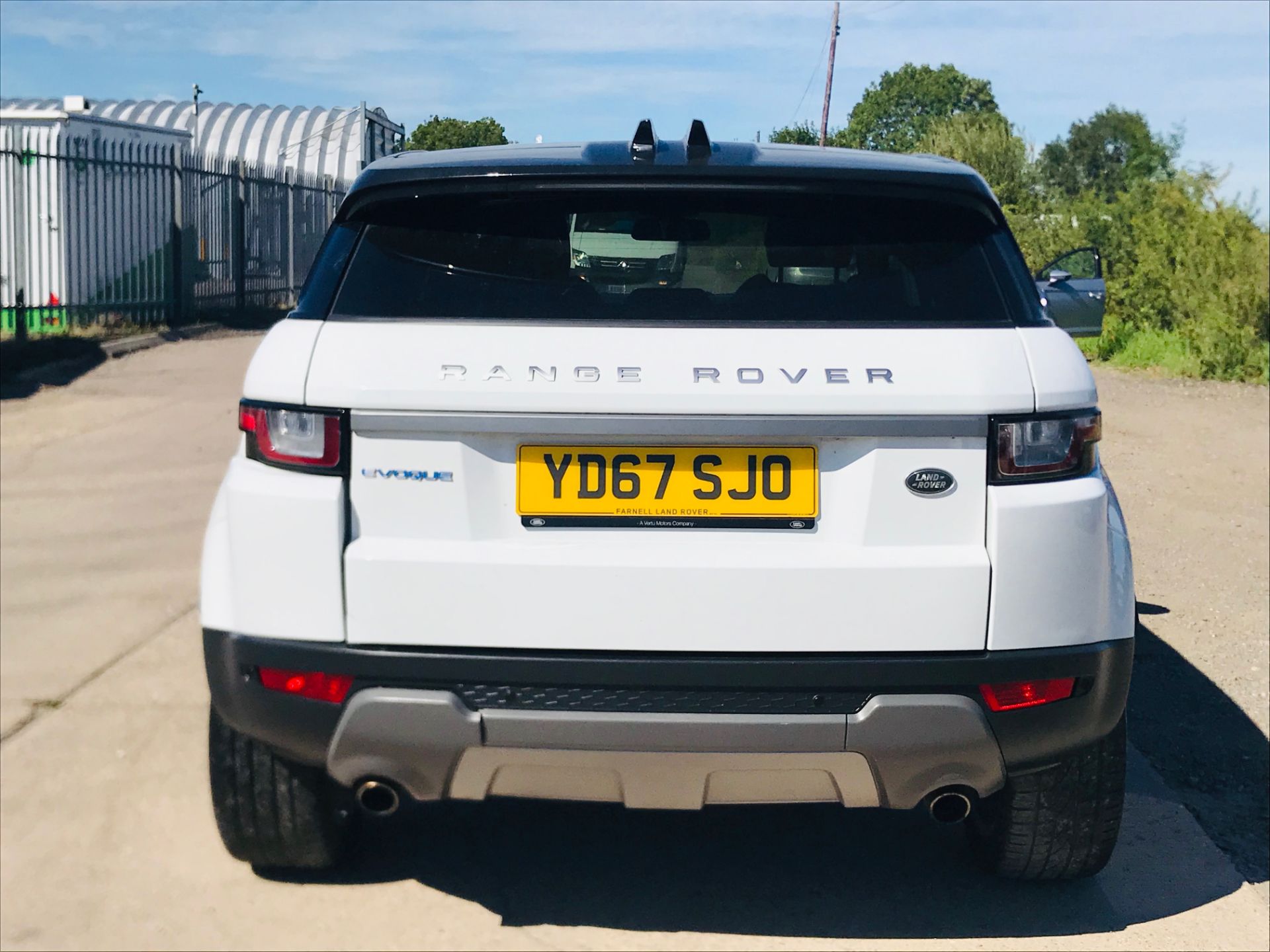 (On Sale) RANGE ROVER EVOQUE *SE* SUV (67 REG) '2.0 ED4 - 150 BHP' *LEATHER & PAN ROOF* (1 OWNER) - Image 11 of 39