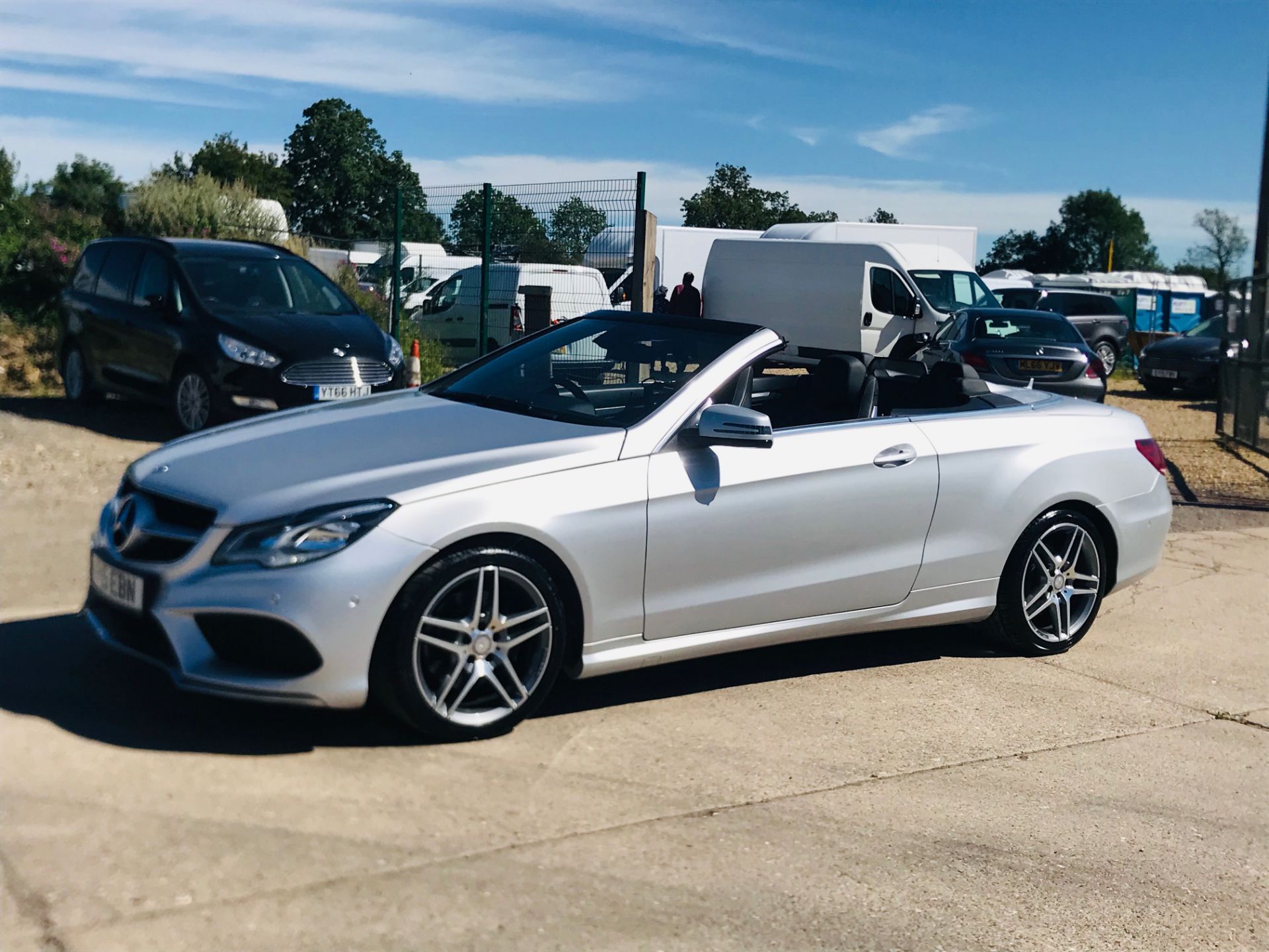 ON SALE MERCEDES E250d "AMG LINE" AUTO "CABRIOLET" CONVERTIBLE - 15 REG - HUGE SPEC - LOW MILES - Image 15 of 38