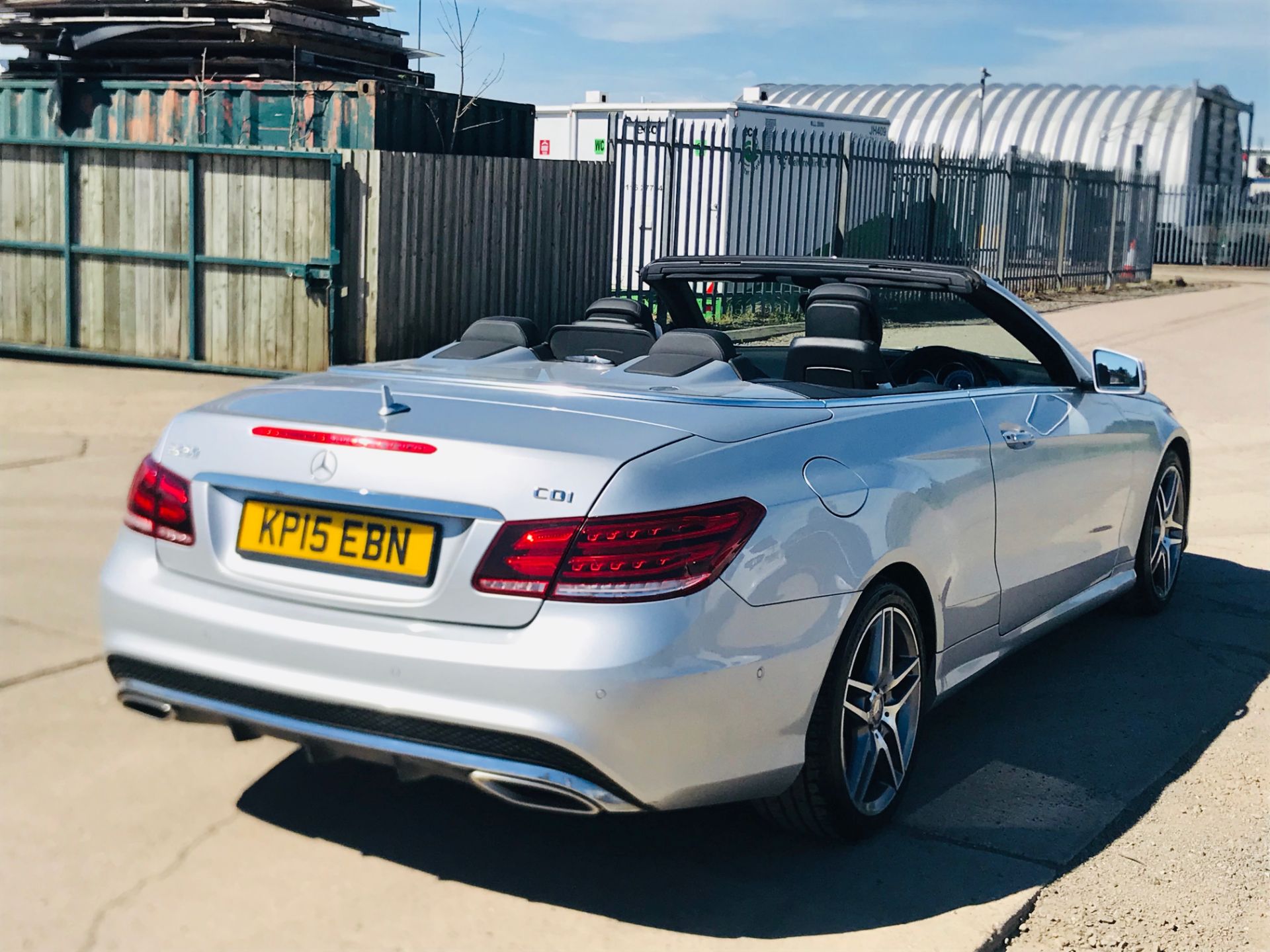 ON SALE MERCEDES E250d "AMG LINE" AUTO "CABRIOLET" CONVERTIBLE - 15 REG - HUGE SPEC - LOW MILES - Image 19 of 38