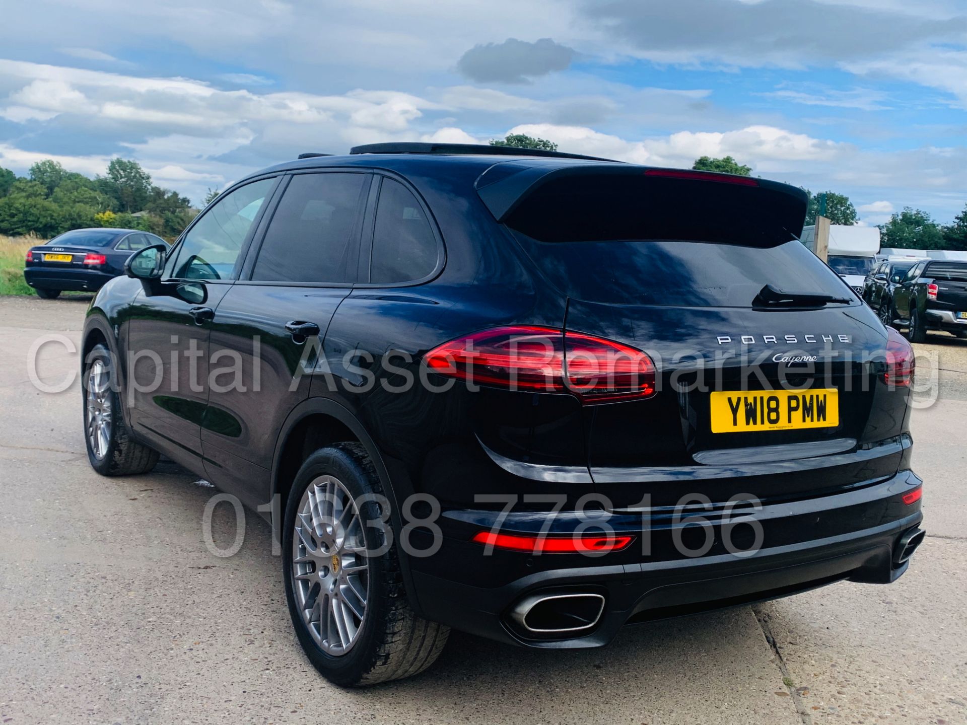 PORSCHE CAYENNE *SPORTS SUV* (2018) '3.0 V6 DIESEL - 262 BHP - 8 SPEED AUTO' **TOP OF THE RANGE** - Image 10 of 62