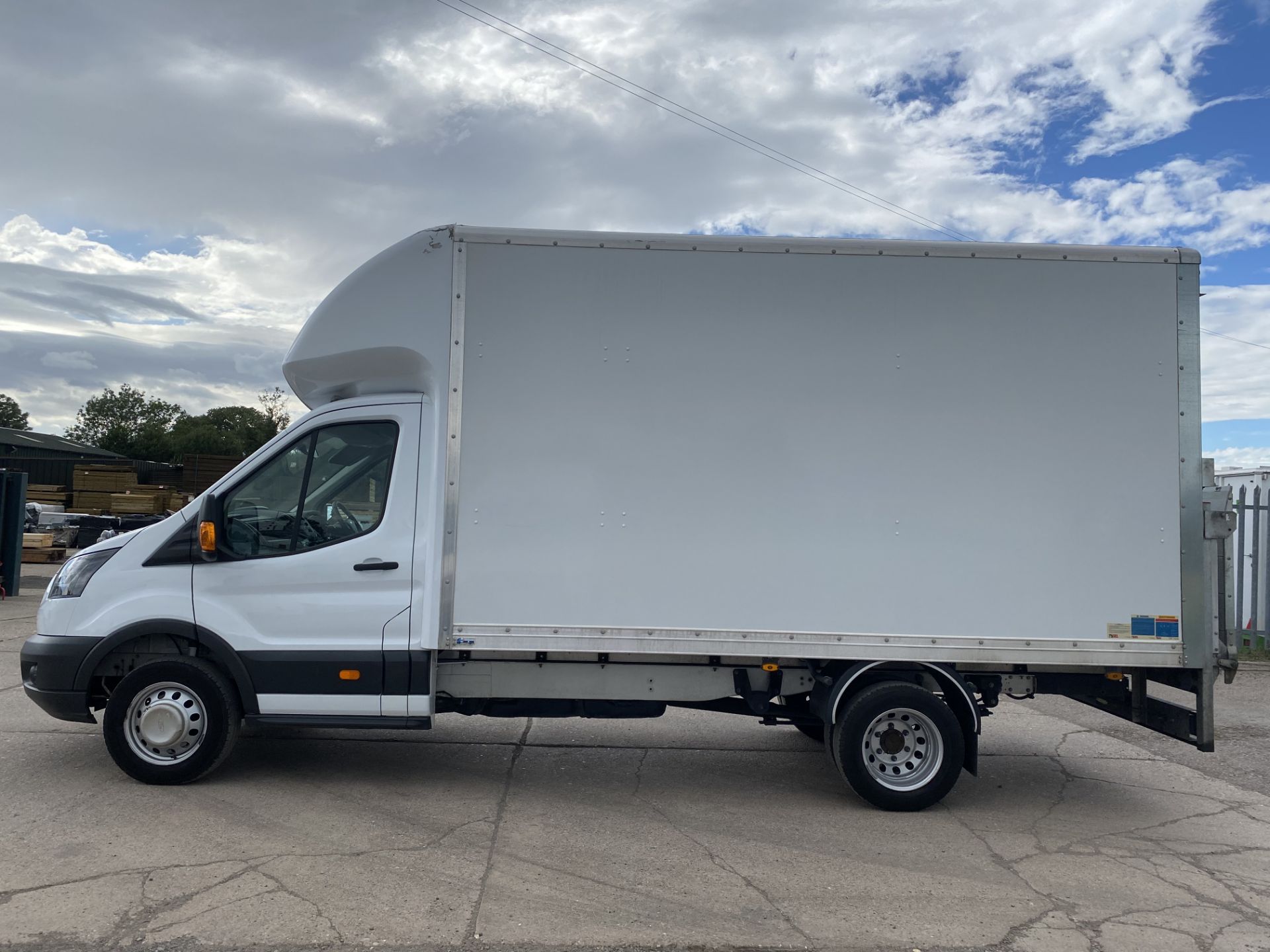 FORD TRANSIT T350L "LWB" 2.2TDCI (130) 14 FOOT LUTON BOX VAN - 2019 MODEL - 1 OWNER -LOW MILES -WOW! - Image 4 of 19