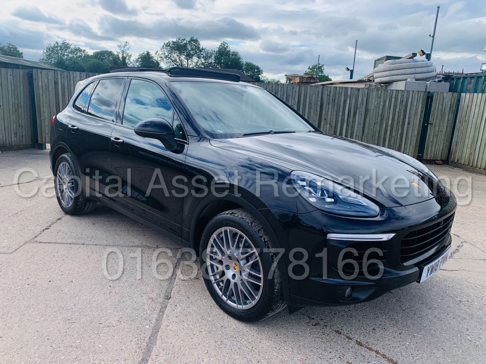 PORSCHE CAYENNE *SPORTS SUV* (2018) '3.0 V6 DIESEL - 262 BHP - 8 SPEED AUTO' **TOP OF THE RANGE** - Image 2 of 62