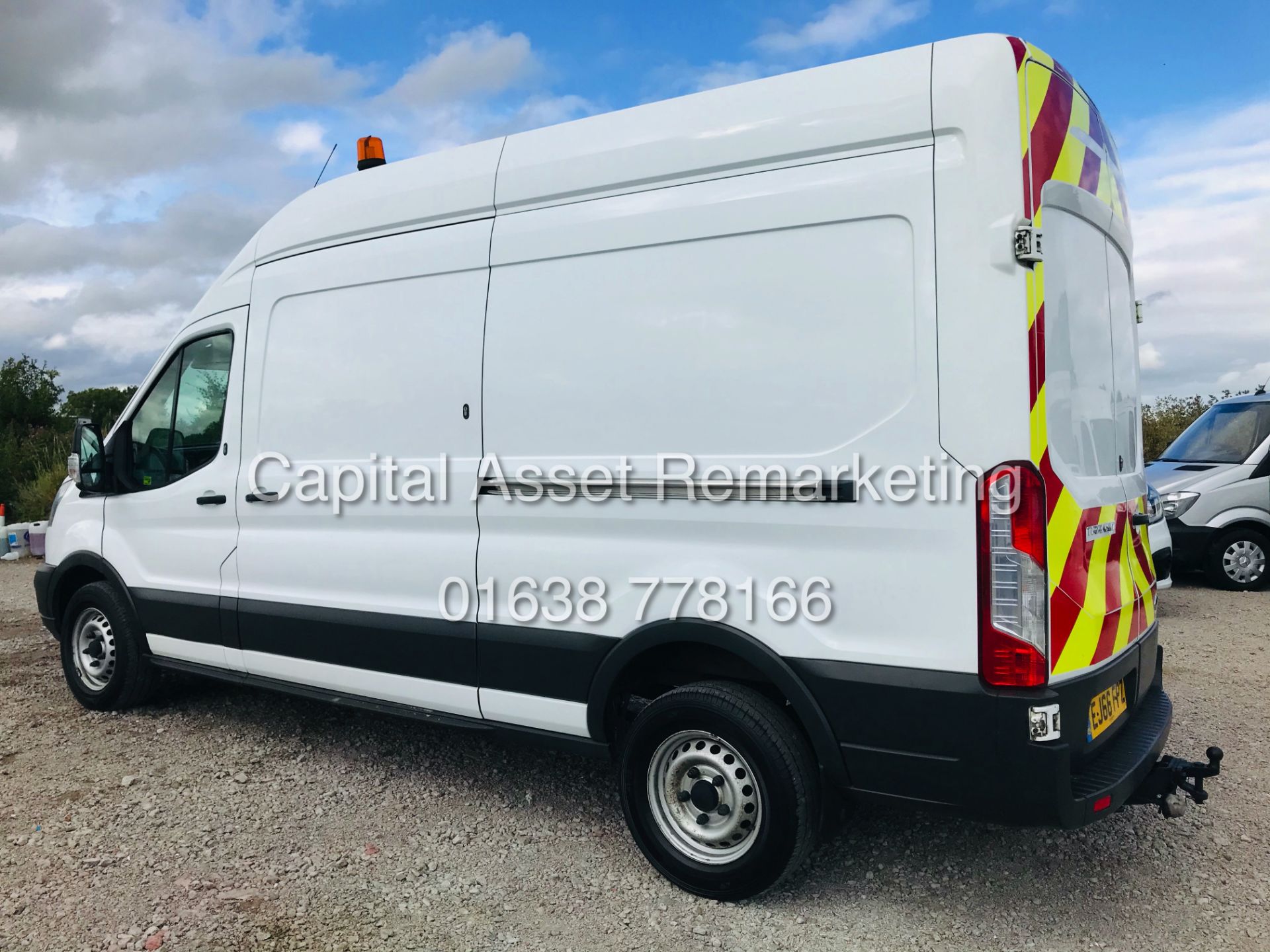 On Sale FORD TRANSIT 2.2TDCI (125)350 L3H3 (2017 MODEL) 1 OWNER FSH *EURO 6 / ULEZ COMPLIANT* - Image 11 of 20