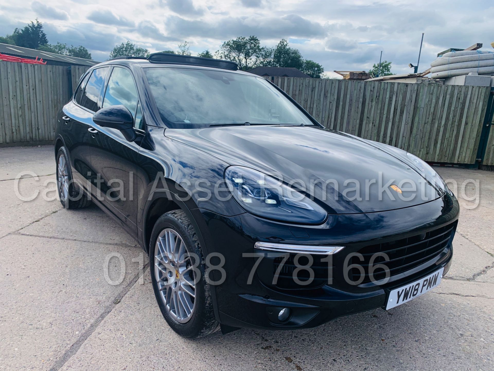 PORSCHE CAYENNE *SPORTS SUV* (2018) '3.0 V6 DIESEL - 262 BHP - 8 SPEED AUTO' **TOP OF THE RANGE** - Image 3 of 62