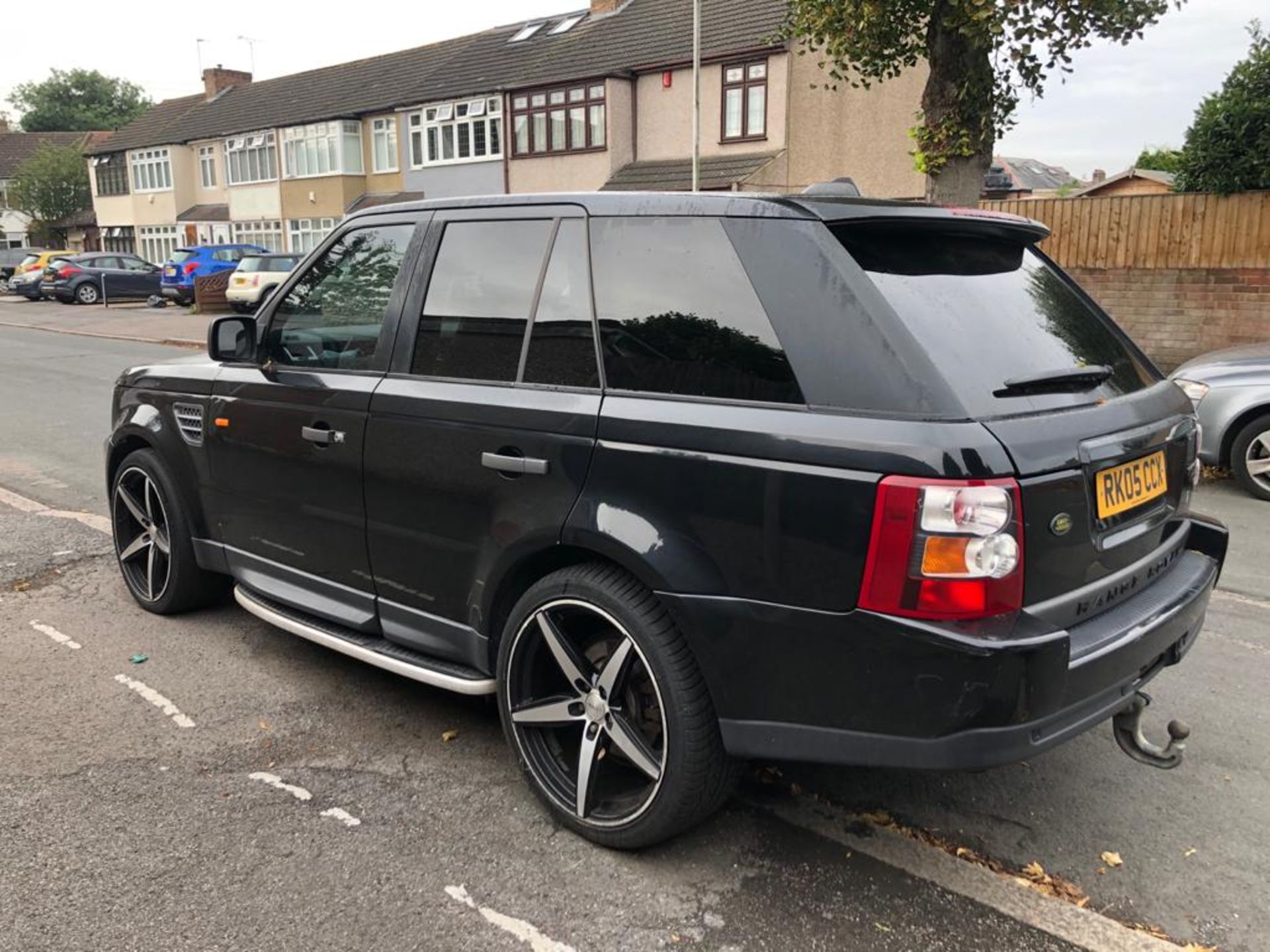 (On Sale) RANGE ROVER SPORT *HSE EDITION* SUV (2005) *TDV6 - AUTO - LEATHER - SAT NAV - REAR DVD'S* - Image 3 of 6