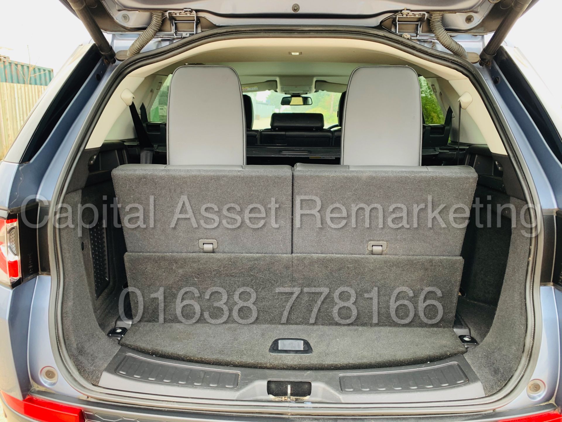 (On Sale) LAND ROVER DISCOVERY SPORT *SE TECH* 7 SEATER SUV (2018) '2.0 TD4 - STOP/START' *SAT NAV* - Image 33 of 59