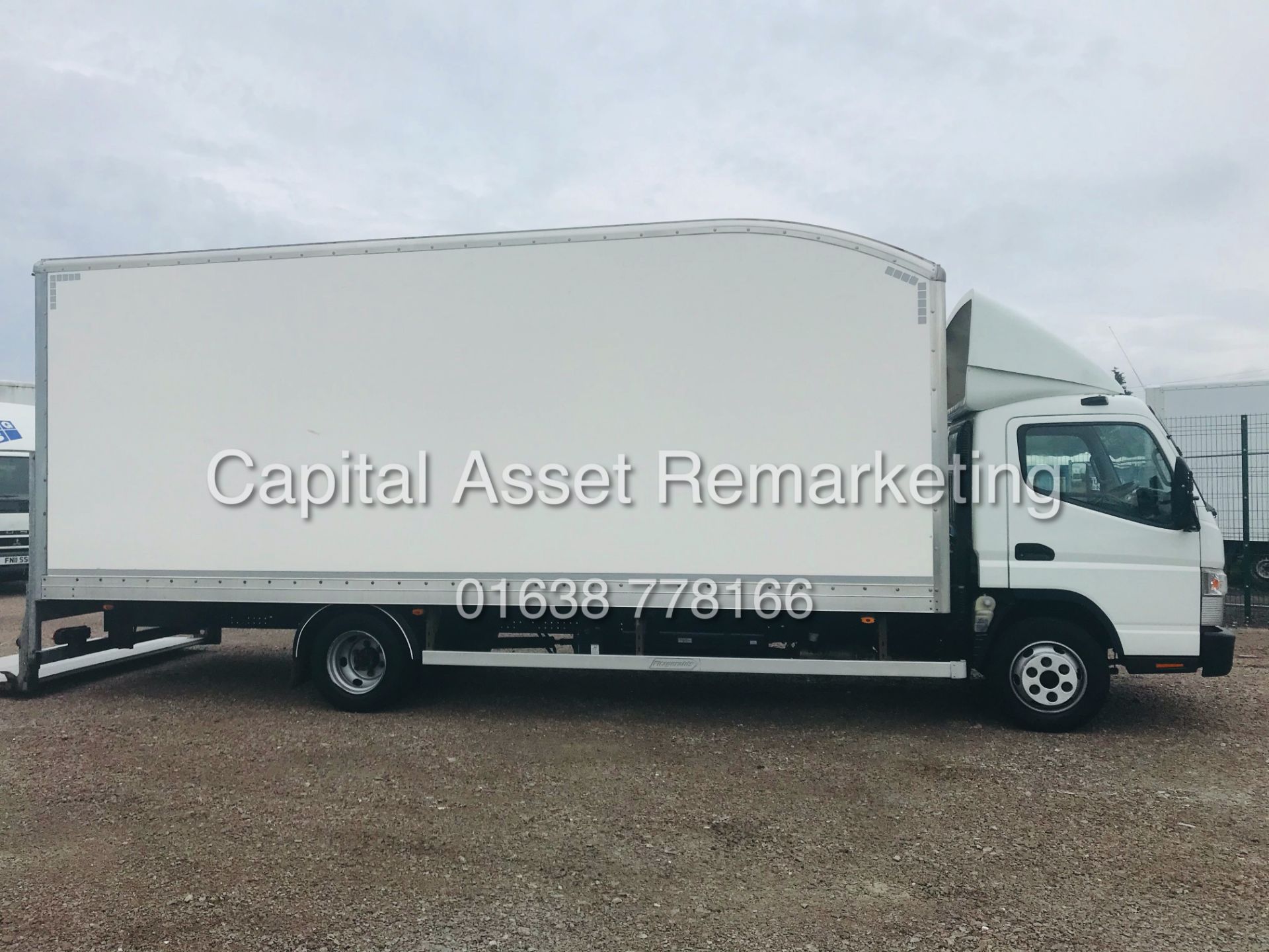 MITSUBISHI FUSO CANTER (2017 MODEL) 22FT BOX WITH REAR AND SIDE ACCESS *AD-BLUE / ULEZ COMPLIANT* - Image 6 of 24