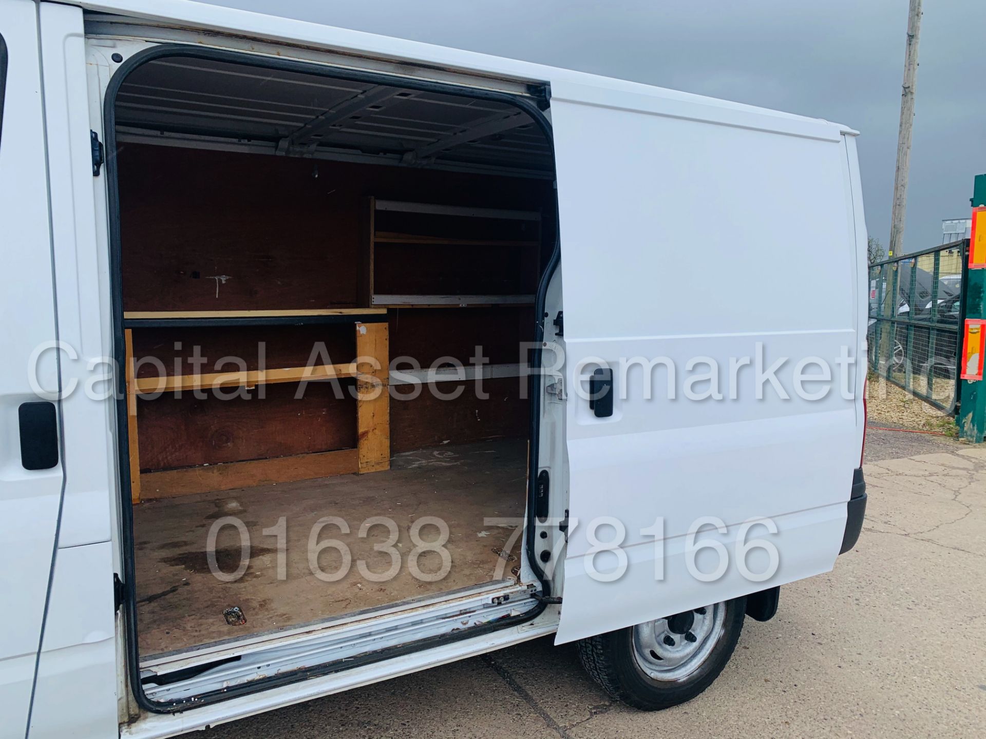 (On Sale) FORD TRANSIT 100 T280 FWD *SWB - PANEL VAN* (62 REG) '2.2 TDCI - 6 SPEED' (NO VAT) - Image 21 of 34