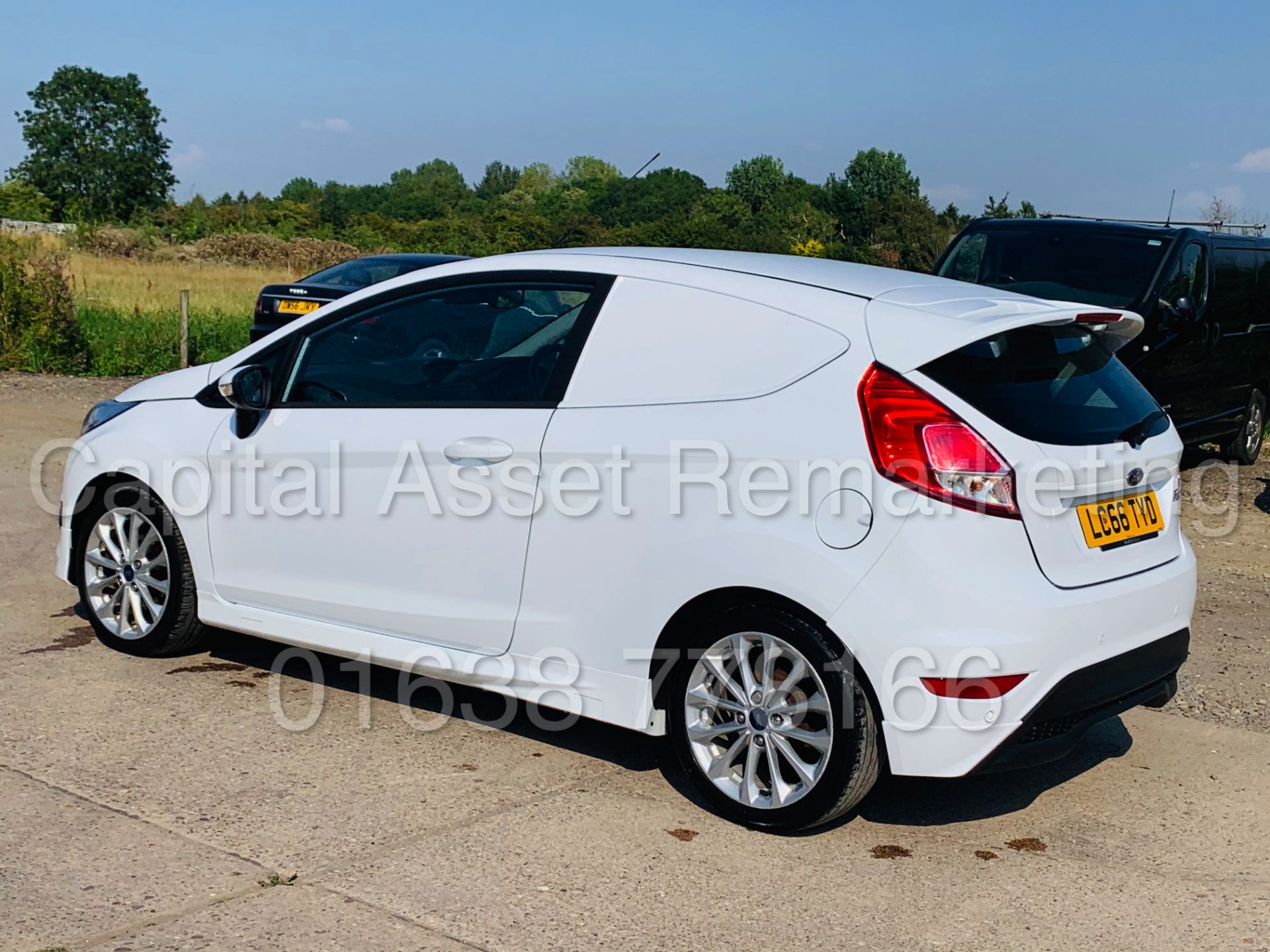 FORD FIESTA *SPORT* LCV -PANEL VAN (2017 - EURO 6) '1.5 TDCI - 95 BHP' *AIR CON - SAT NAV* (1 OWNER) - Image 9 of 47