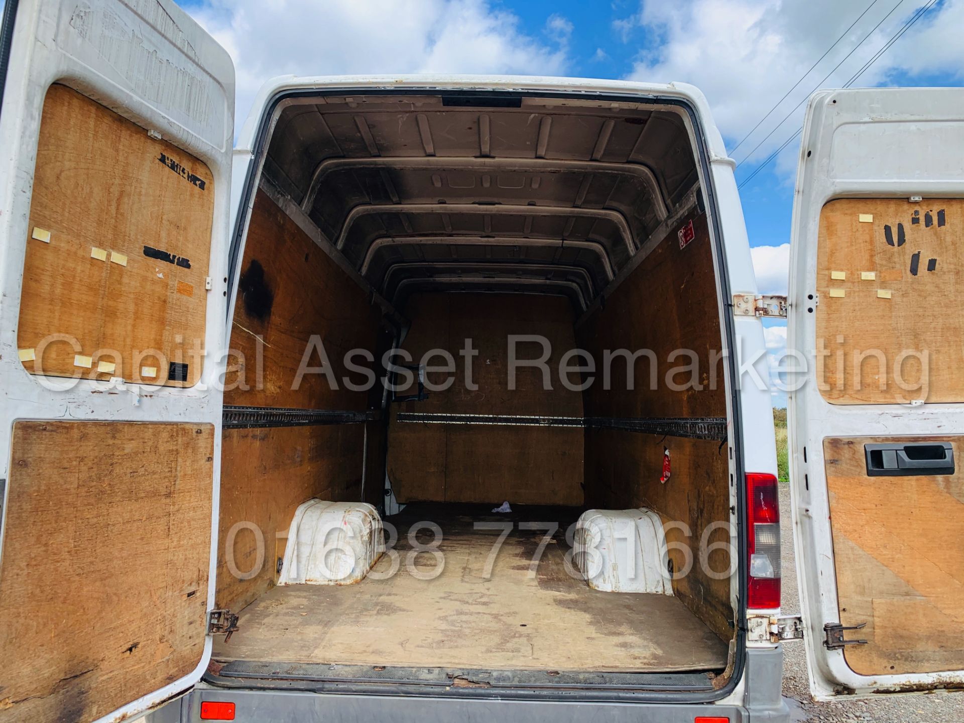 On Sale MERCEDES-BENZ SPRINTER 411 CDI *LWB HI-ROOF* (2006) '110 BHP - 5 SPEED' *TWIN AXLE* (NO VAT) - Image 13 of 25