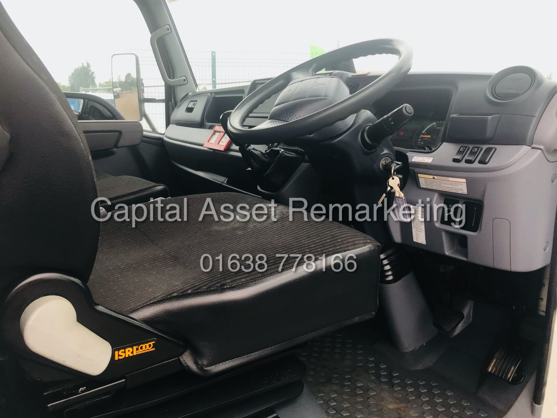 MITSUBISHI FUSO CANTER (2017 MODEL) 22FT BOX WITH REAR AND SIDE ACCESS *AD-BLUE / ULEZ COMPLIANT* - Image 18 of 24