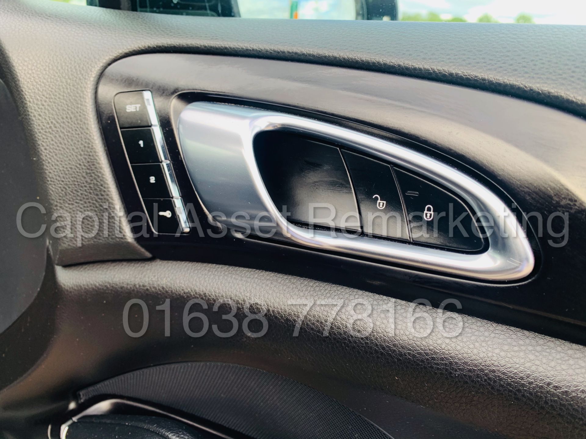 (On Sale) PORSCHE CAYENNE *SPORTS SUV* (2018) '3.0 V6 DIESEL - 262 BHP -8 SPEED AUTO' *MASSIVE SPEC* - Image 38 of 62