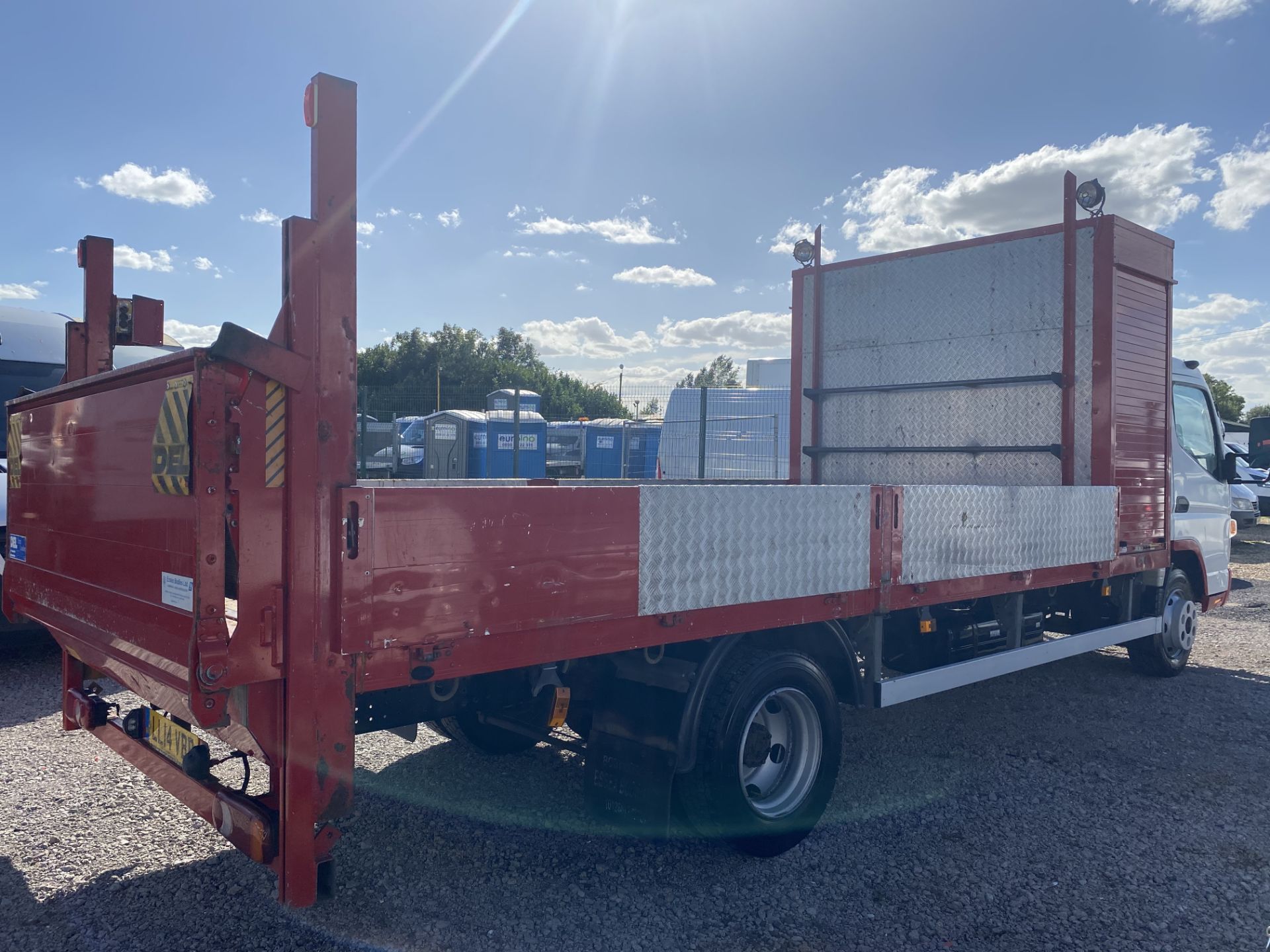 MITSUBISHI CANTER 7C15 (EURO 6) MANUAL - 14 REG - DROPSIDE WITH TAIL LIFT - TOOL BOX- ULEZ COMPLIANT - Image 9 of 18