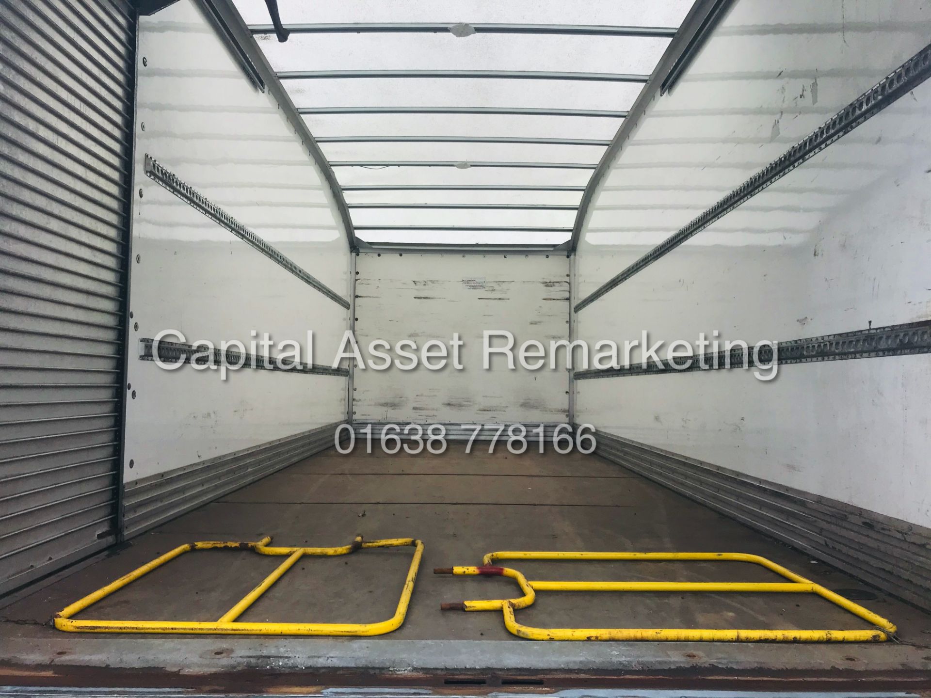 MITSUBISHI FUSO CANTER (2017 MODEL) 22FT BOX WITH REAR AND SIDE ACCESS *AD-BLUE / ULEZ COMPLIANT* - Image 12 of 24