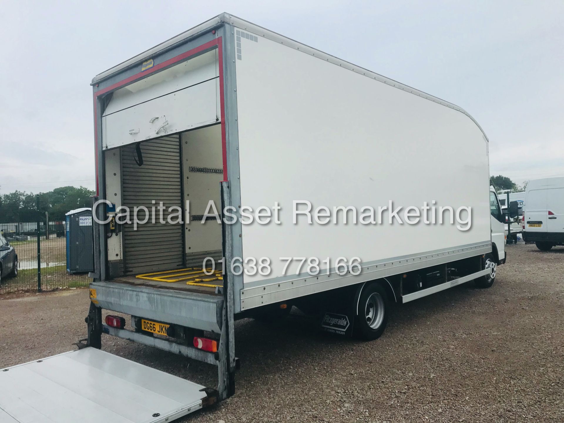 MITSUBISHI FUSO CANTER (2017 MODEL) 22FT BOX WITH REAR AND SIDE ACCESS *AD-BLUE / ULEZ COMPLIANT* - Image 7 of 24