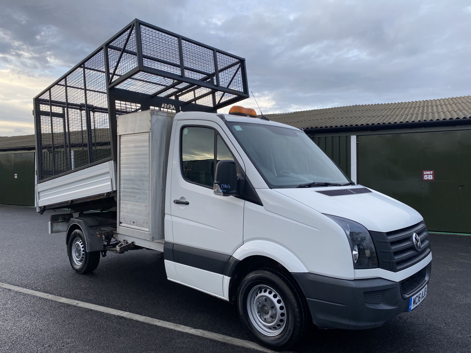 (On Sale) VOLKSWAGEN CRAFTER CR35 2.0TDI CAGED TIPPER TRUCK - 16 REG - ONLY 35K MILES - 1 OWNER