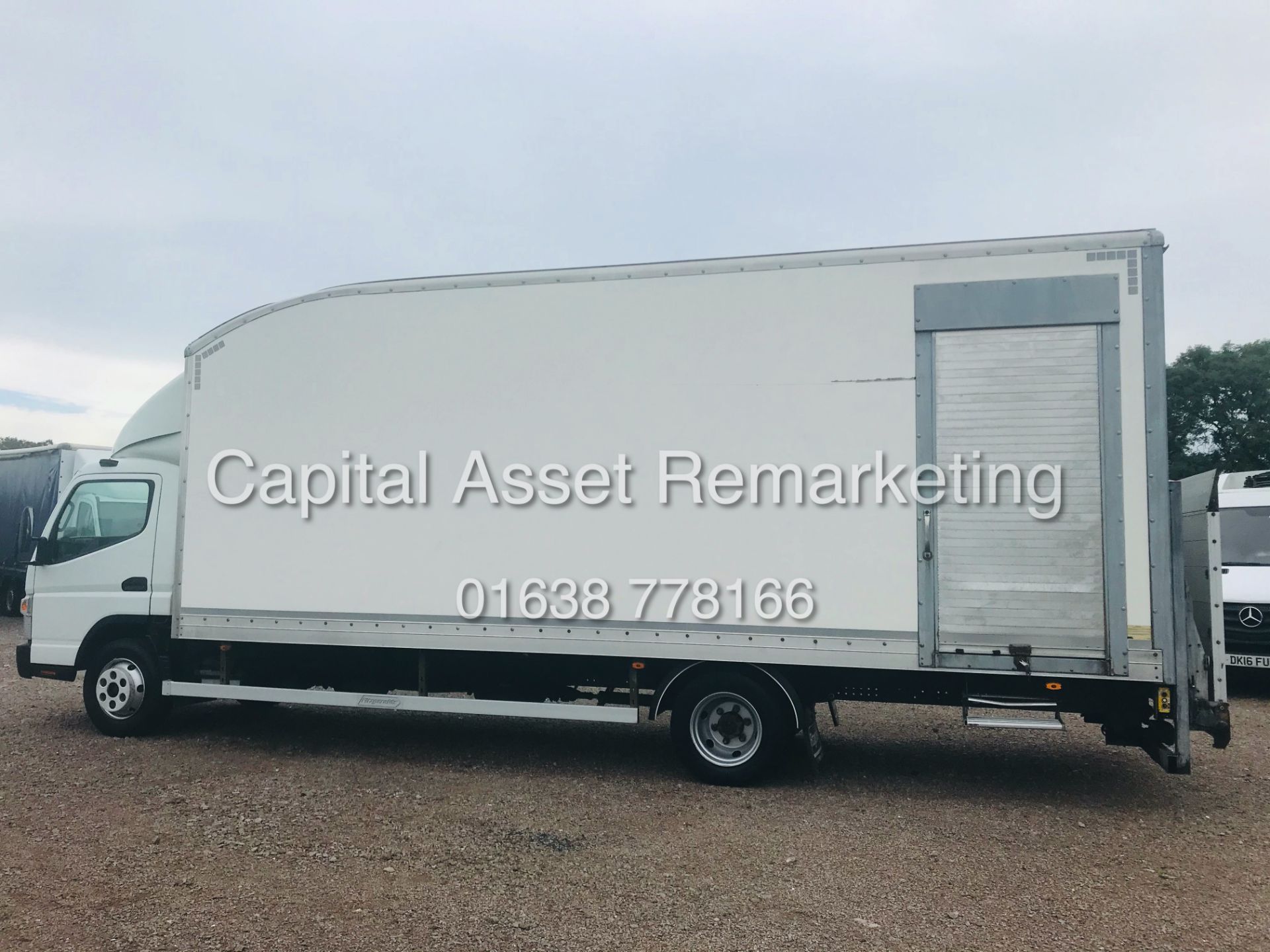 MITSUBISHI FUSO CANTER (2017 MODEL) 22FT BOX WITH REAR AND SIDE ACCESS *AD-BLUE / ULEZ COMPLIANT* - Image 11 of 24