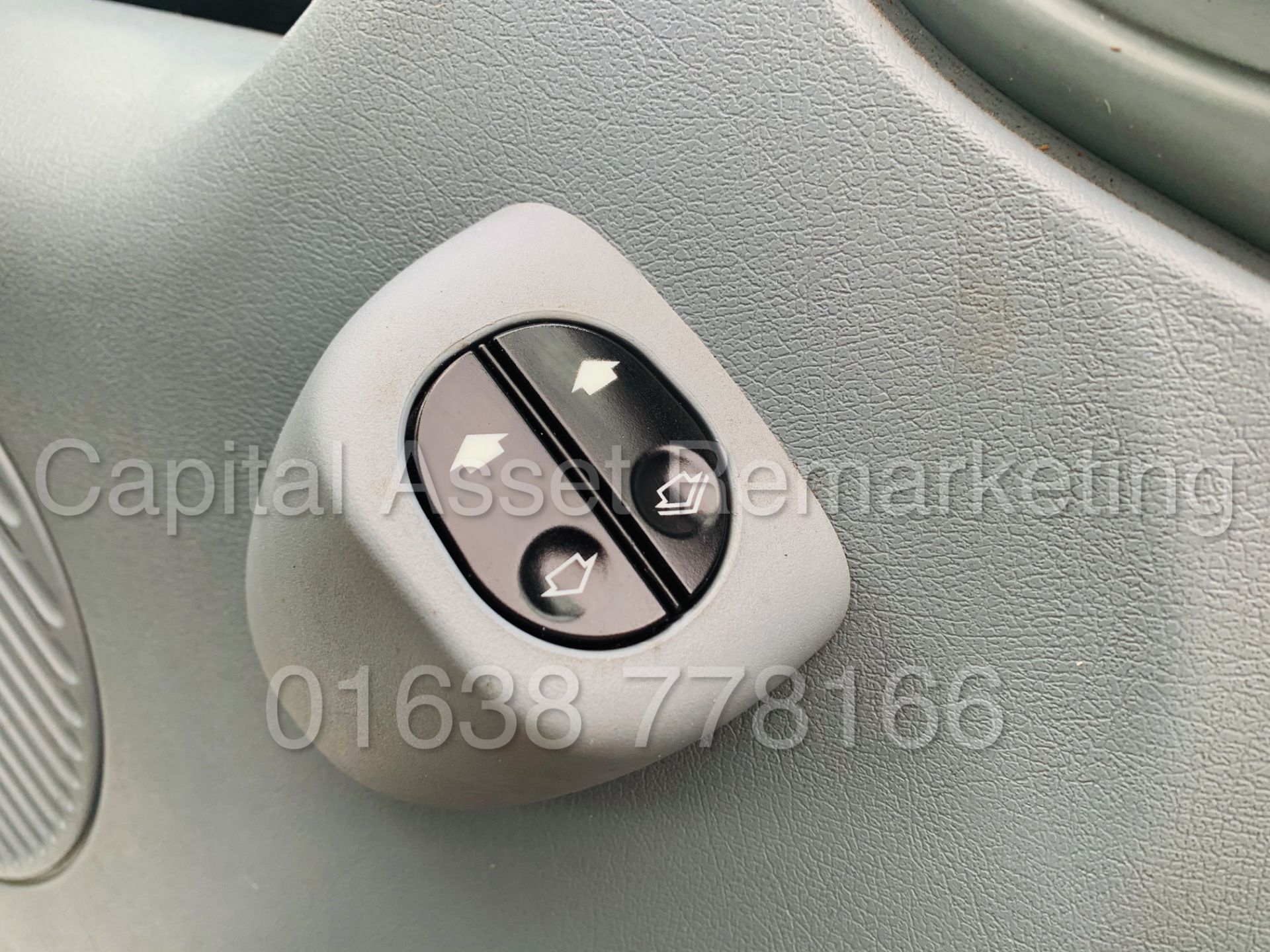 (On Sale) FORD TRANSIT 100 T280 FWD *SWB - PANEL VAN* (62 REG) '2.2 TDCI - 6 SPEED' (NO VAT) - Image 23 of 34