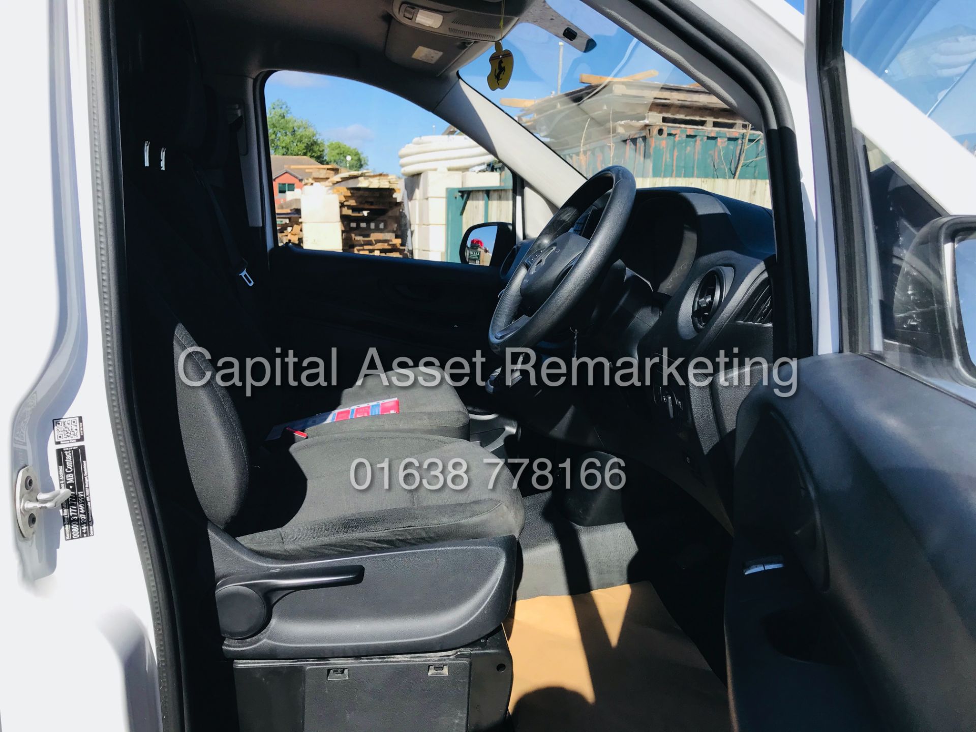 (On Sale) MERCEDES VITO 109CDI (17 REG) 1 OWNER - LOW MILEAGE WITH FSH *EURO 6 / ULEZ COMPLIANT* - Image 13 of 24