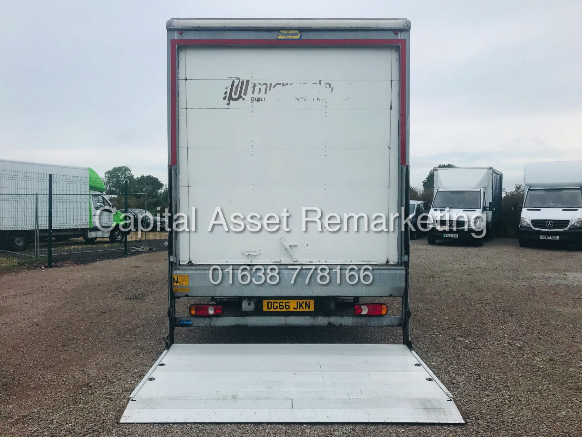 MITSUBISHI FUSO CANTER (2017 MODEL) 22FT BOX WITH REAR AND SIDE ACCESS *AD-BLUE / ULEZ COMPLIANT* - Image 8 of 24